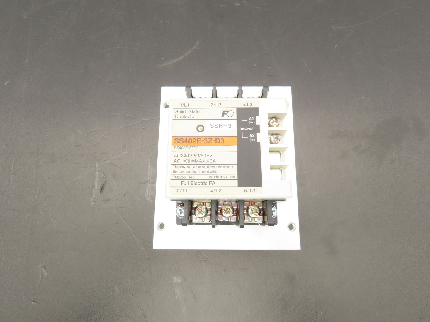 Fuji Electric SS402E-3Z-D3 Solid State Contactor Relay 240vac 50/60Hz .4A