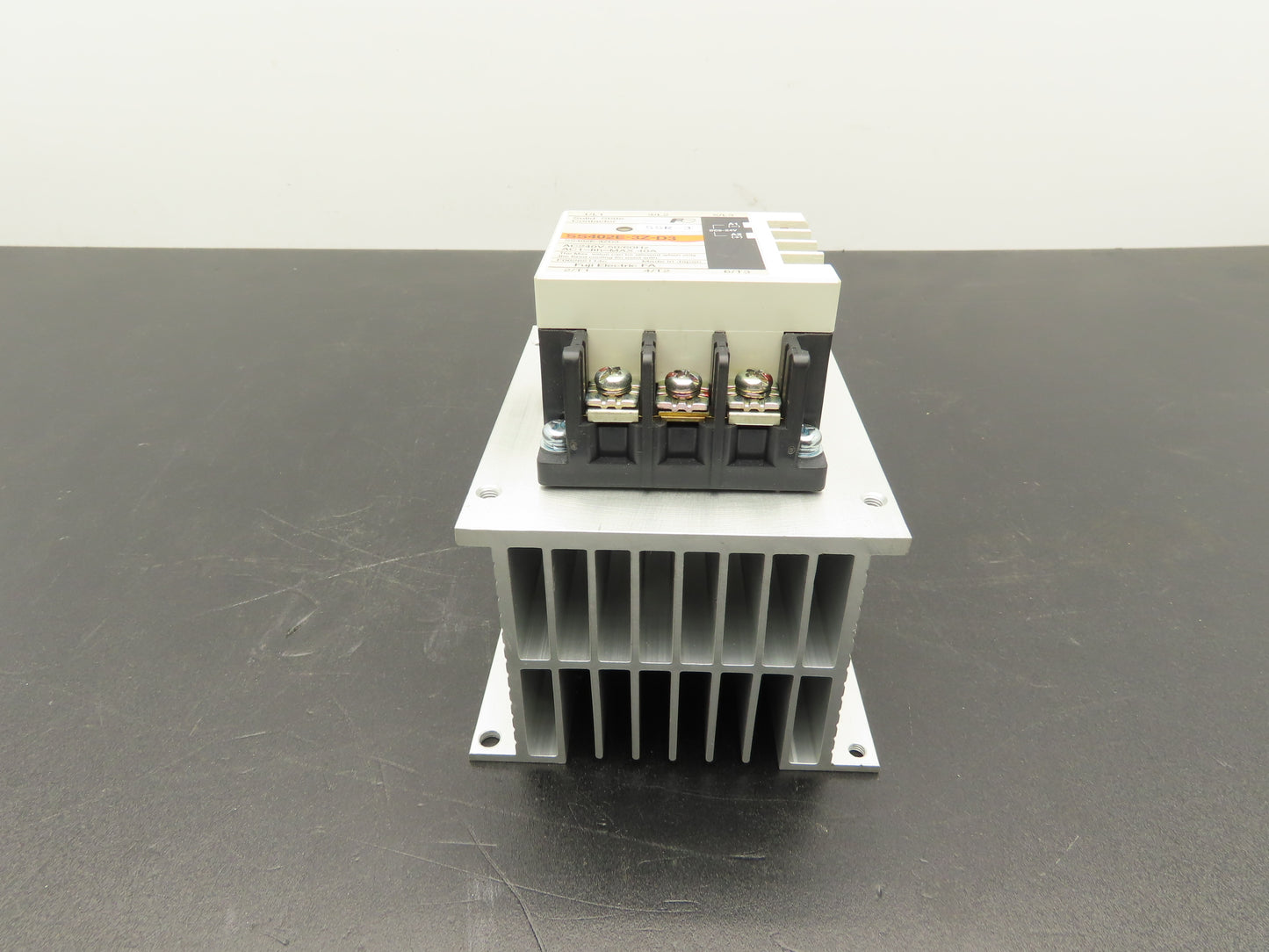 Fuji Electric SS402E-3Z-D3 Solid State Contactor Relay 240vac 50/60Hz .4A