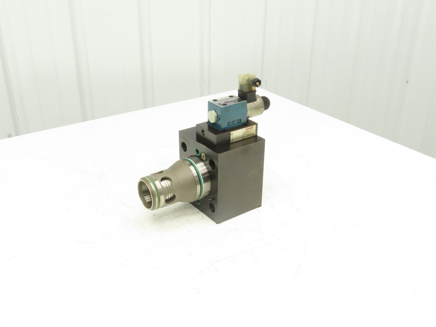Moog CCE50A6RH1X10 Hydraulic Cartridge Valve