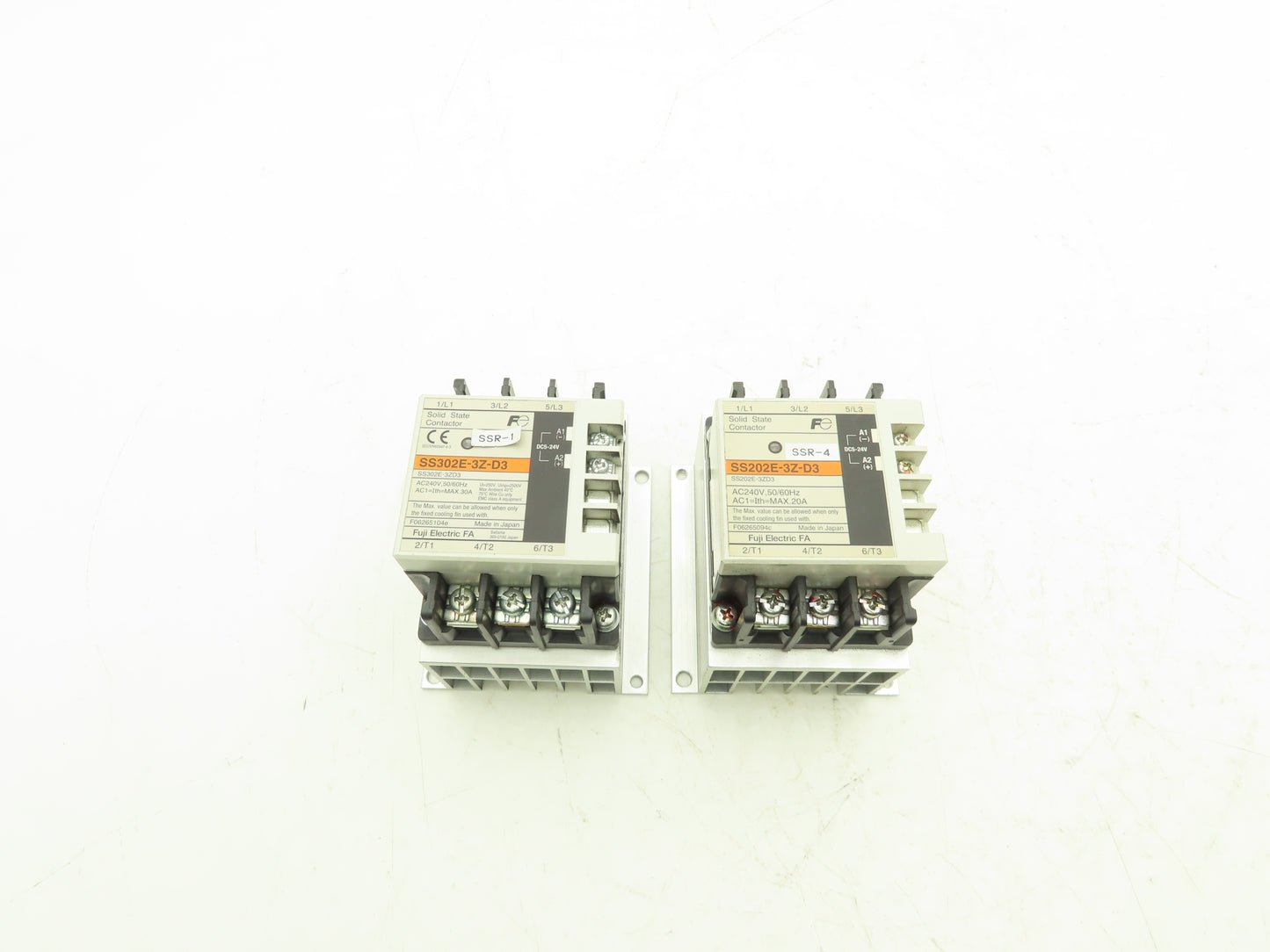 Fuji Electric SS302E-3Z-D3 Solid State Contactor Relay 240VAC 60Hz .3A Lot of 2
