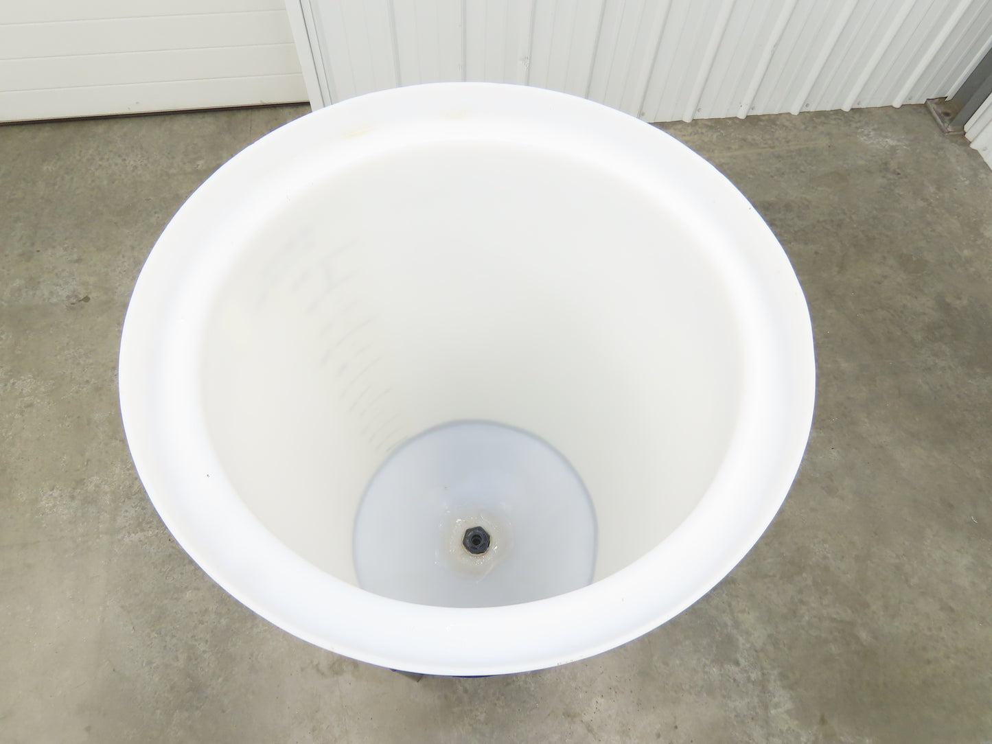 Chem Tainer TC1829CA-MCM Poly Plastic Chemical Tank 30 Gallon Lid Metal Stand
