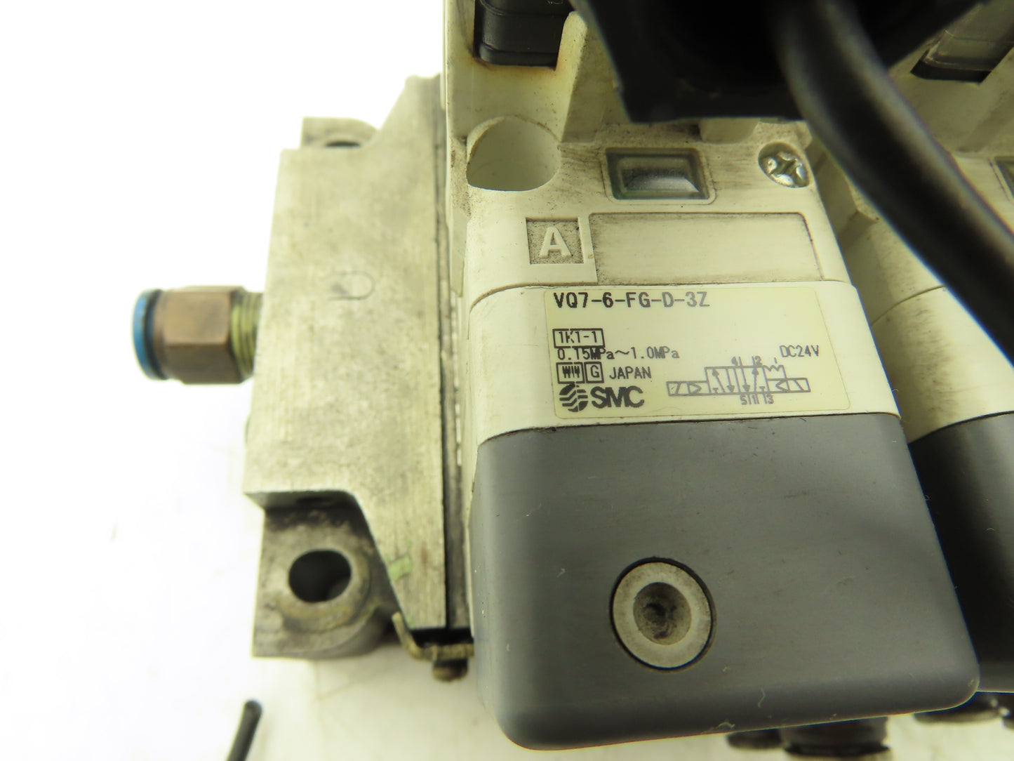 SMC VQ7-6-FG-D-3Z Double Solenoid Valve 6-Station Manifold Assembly 24VDC