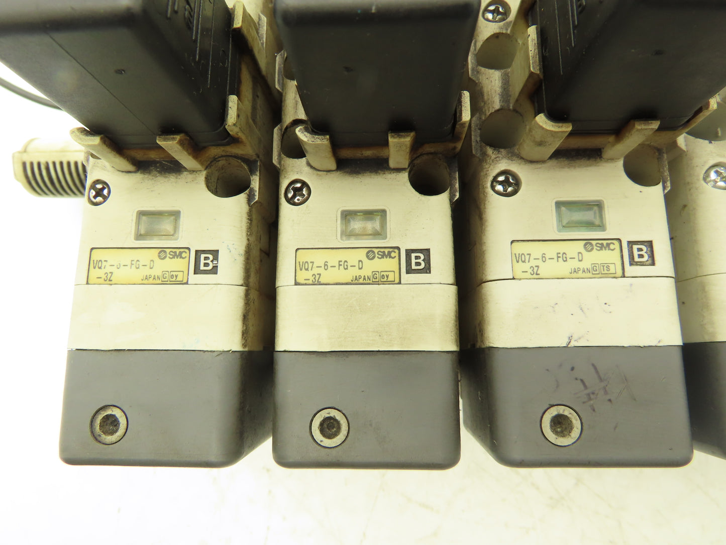 SMC VQ7-6-FG-D-3Z Double Solenoid Valve 6-Station Manifold Assembly 24VDC