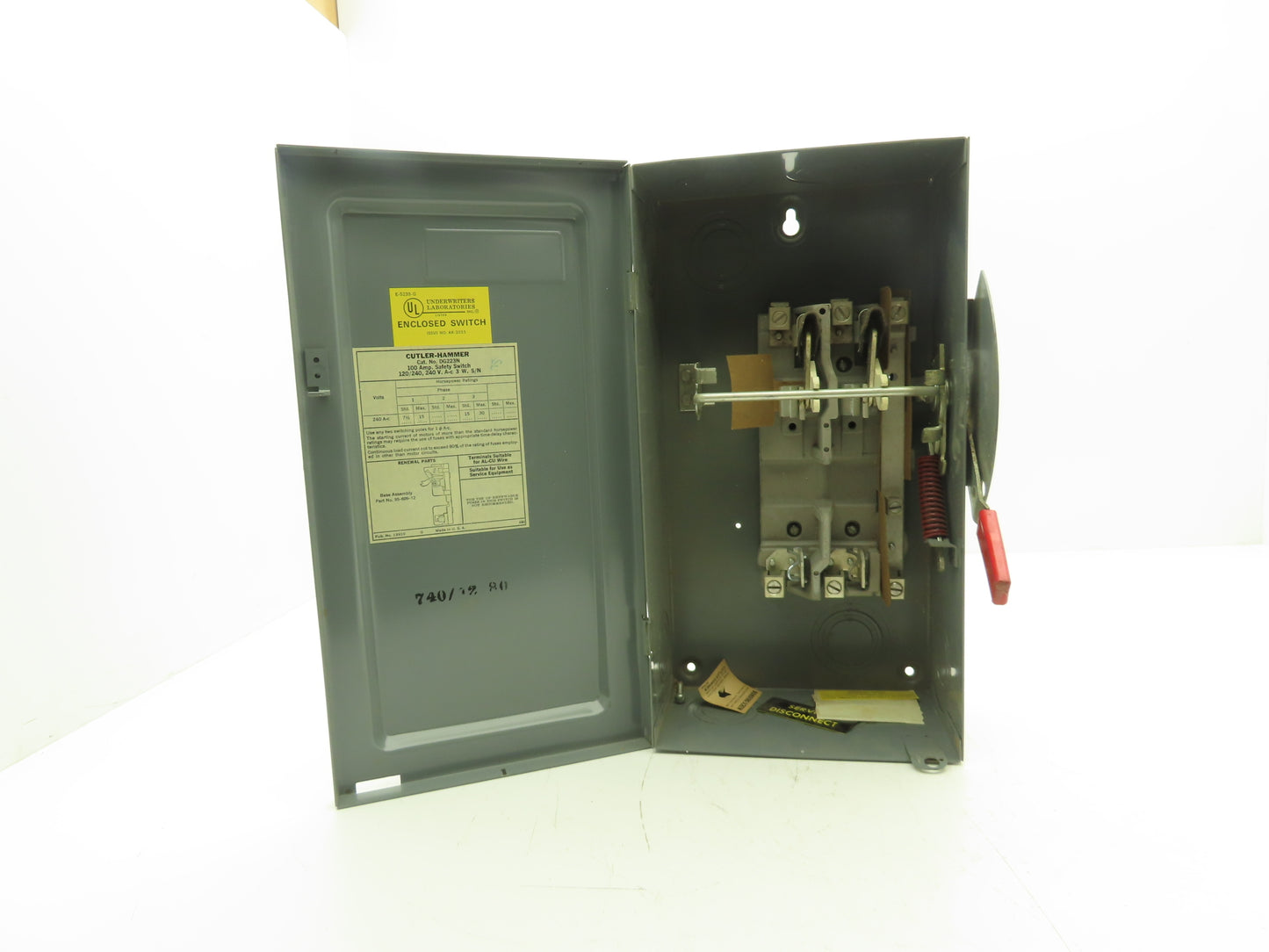 Cutler Hammer DG223N  Fusible Safety Disconnect Switch 100A 120/240VAC 2 Pole