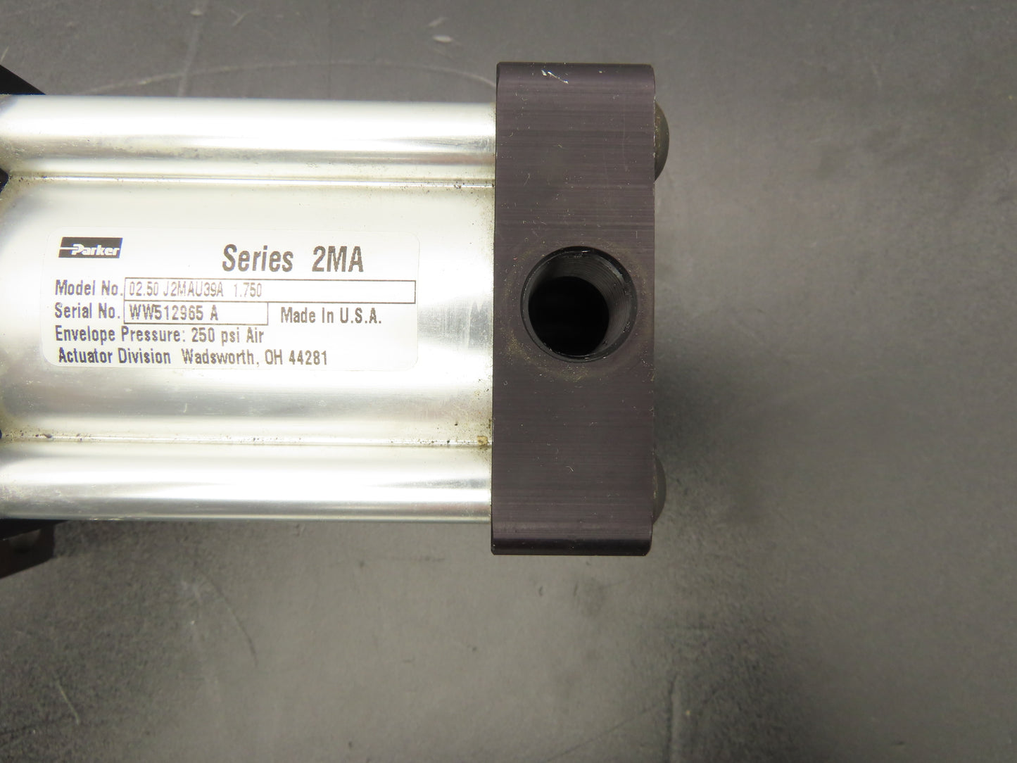 Parker J2MAU39A Pneumatic Air Cylinder 2.5" Bore 1.75" Stroke 250PSI Series 2MA