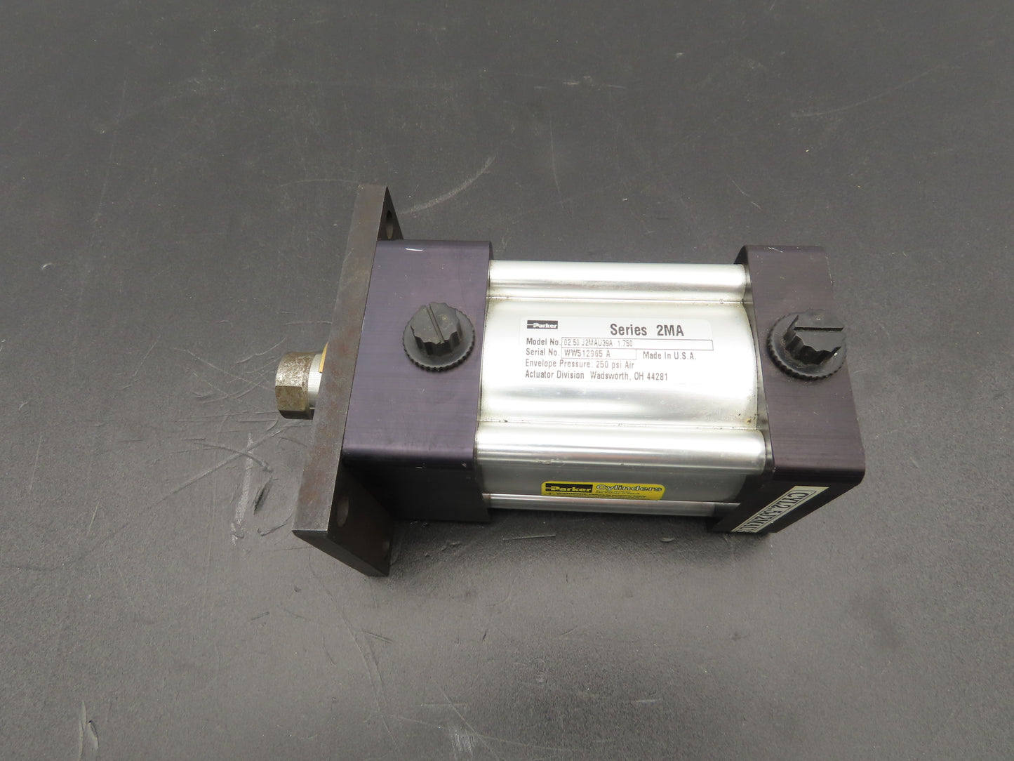 Parker J2MAU39A Pneumatic Air Cylinder 2.5" Bore 1.75" Stroke 250PSI Series 2MA