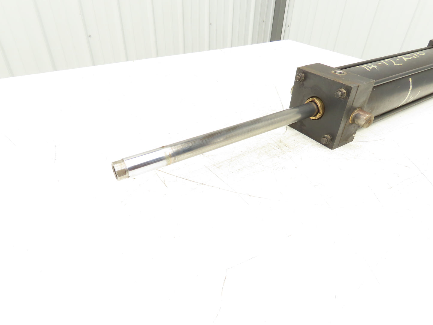 Parker D2AS13 Pneumatic Air Cylinder 4" Bore 17" Stroke 250PSI with Cylindicator