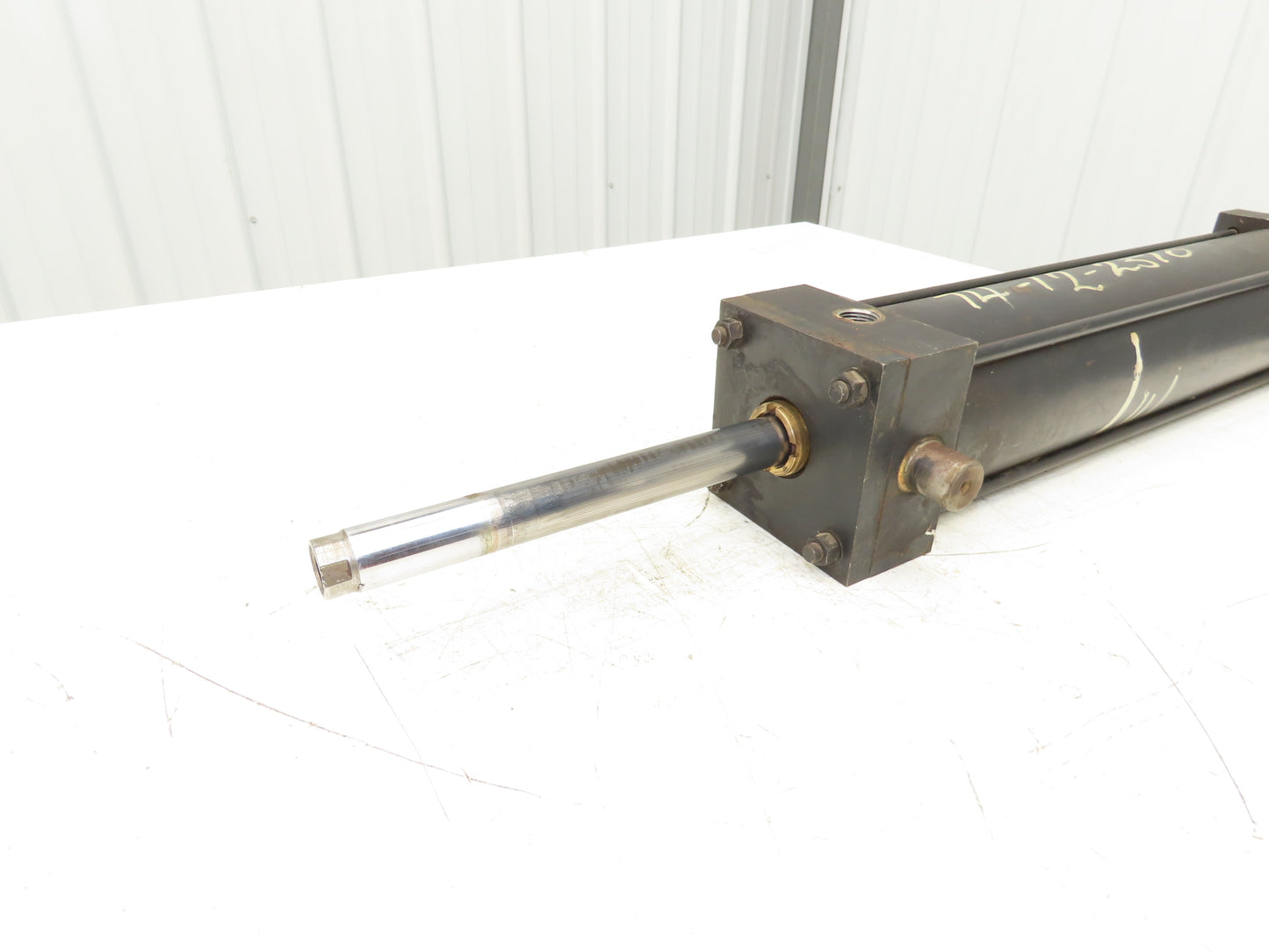 Parker D2AS13 Pneumatic Air Cylinder 4" Bore 17" Stroke 250PSI with Cylindicator
