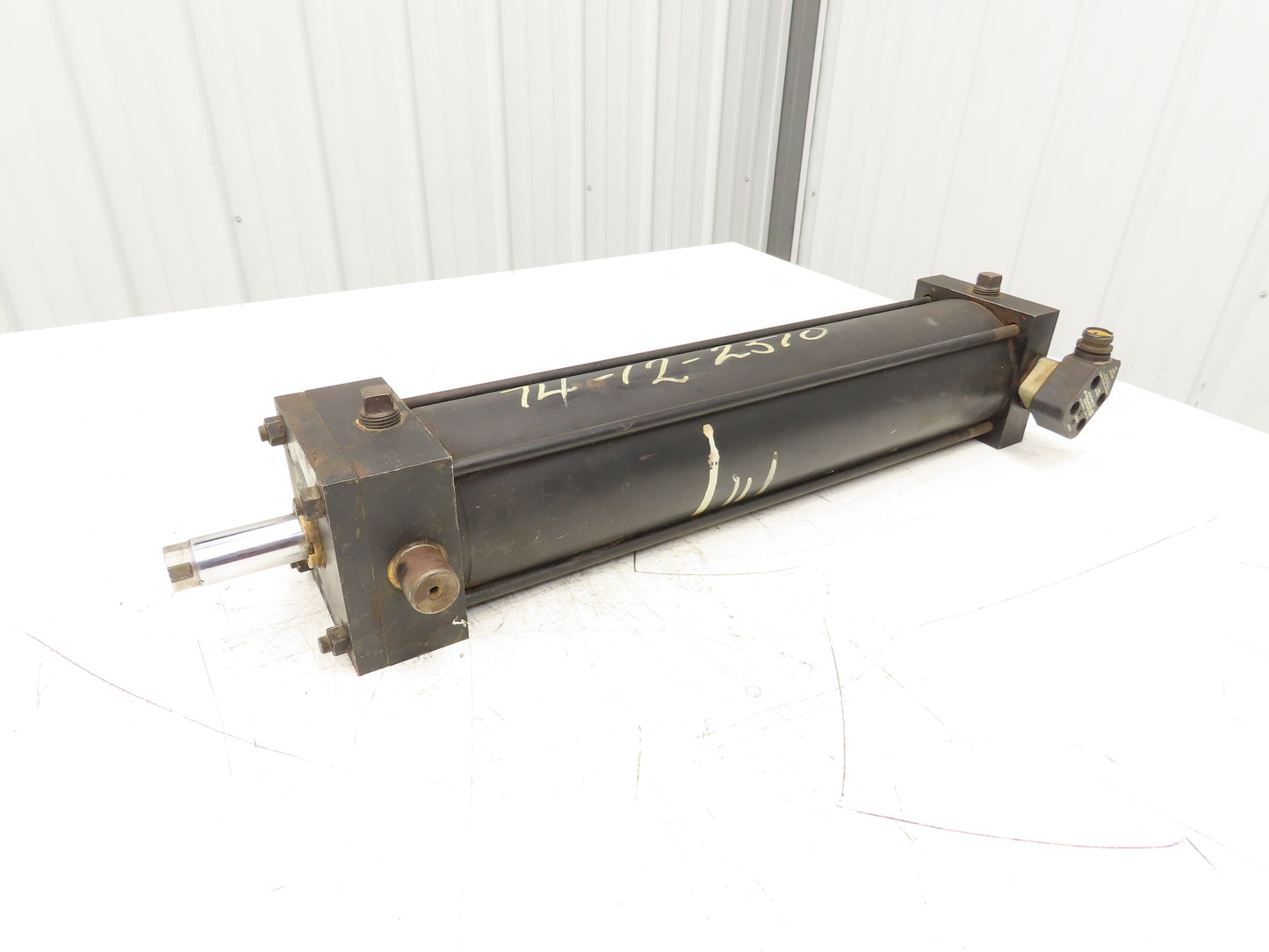Parker D2AS13 Pneumatic Air Cylinder 4" Bore 17" Stroke 250PSI with Cylindicator