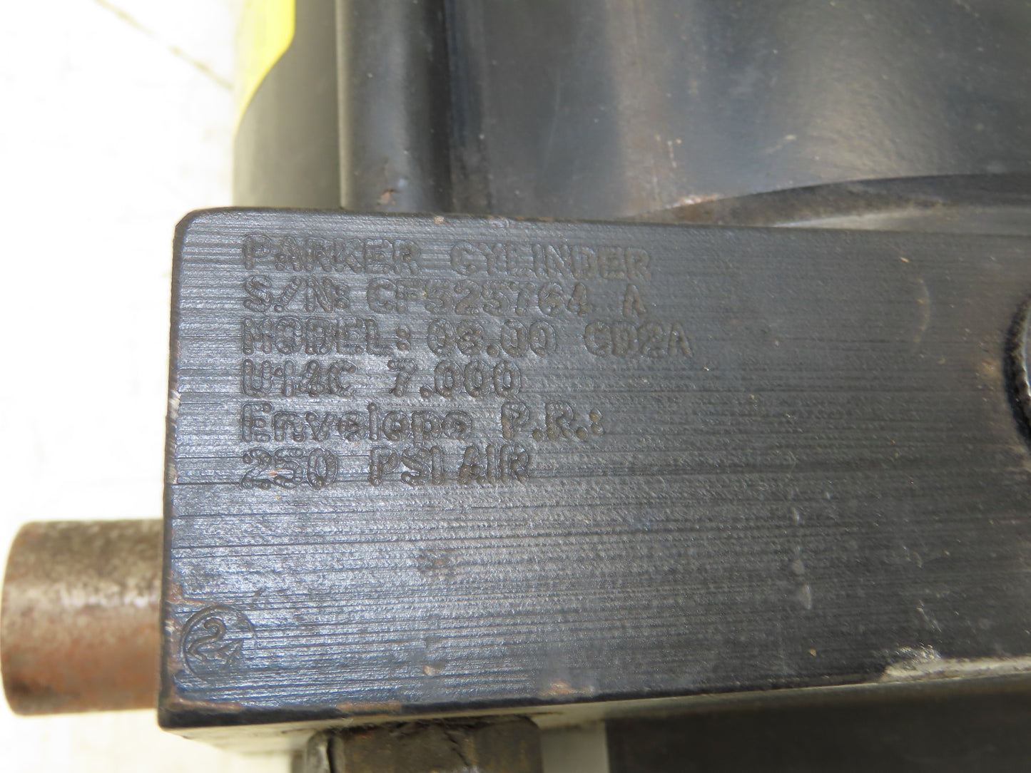 Parker 08.00 CD2AU14C 7.000 Pneumatic Air Cylinder 8" Bore 7" Stroke 250PSI