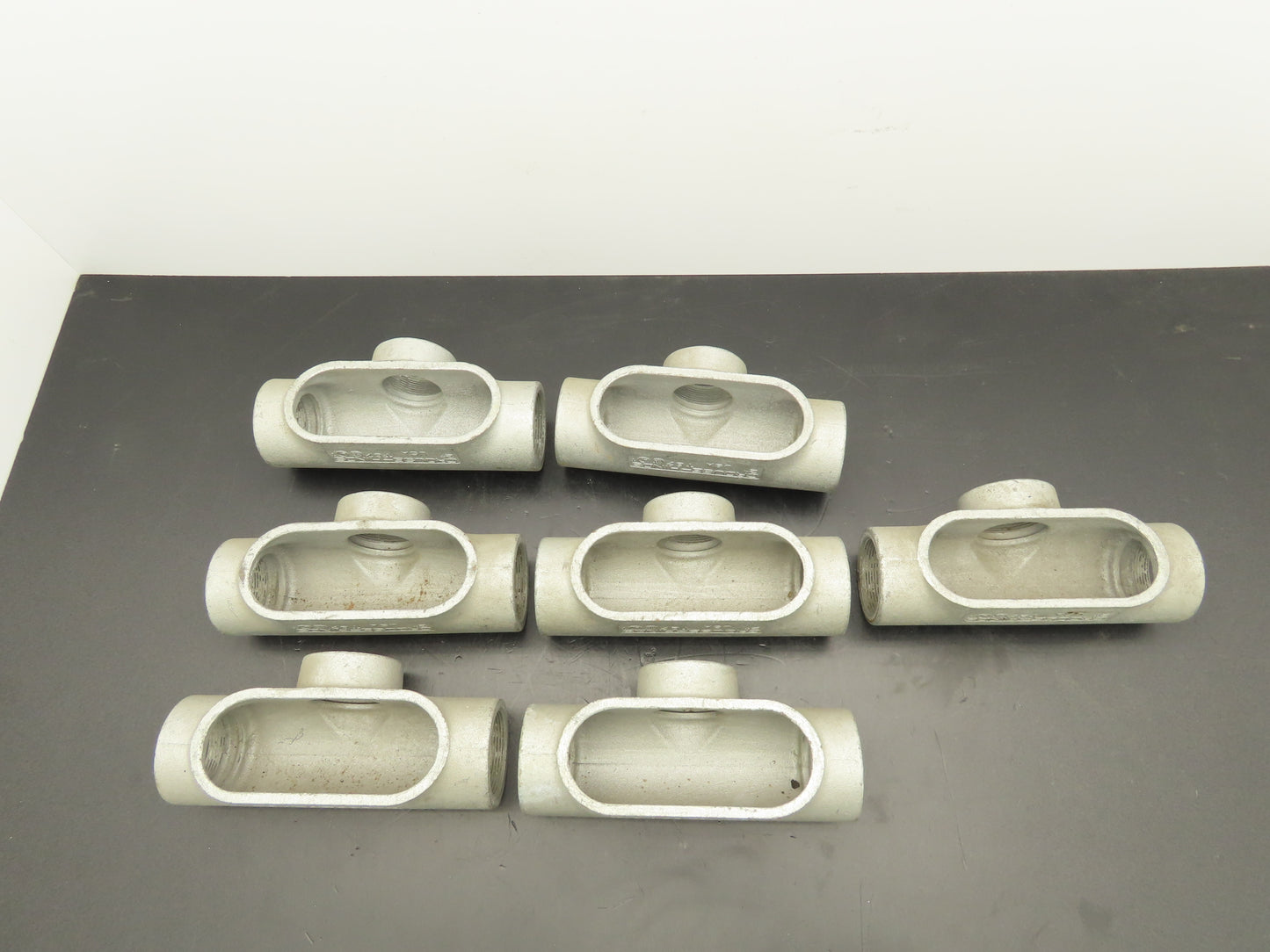 Crouse and Hinds T67 Rigid Conduit Body 2" Threaded Hub Lot of 7