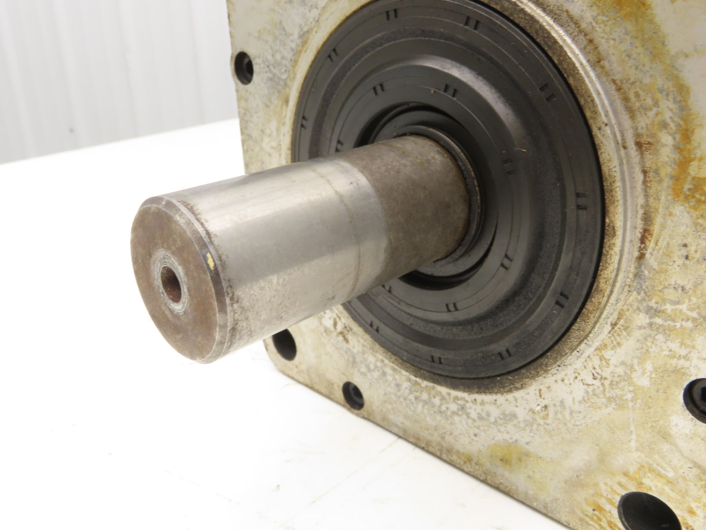 Fanuc A06B-0142-B076 AC Servo Motor 2.1kW 186v 3Ph 2000RPM Encoder A8600360V511