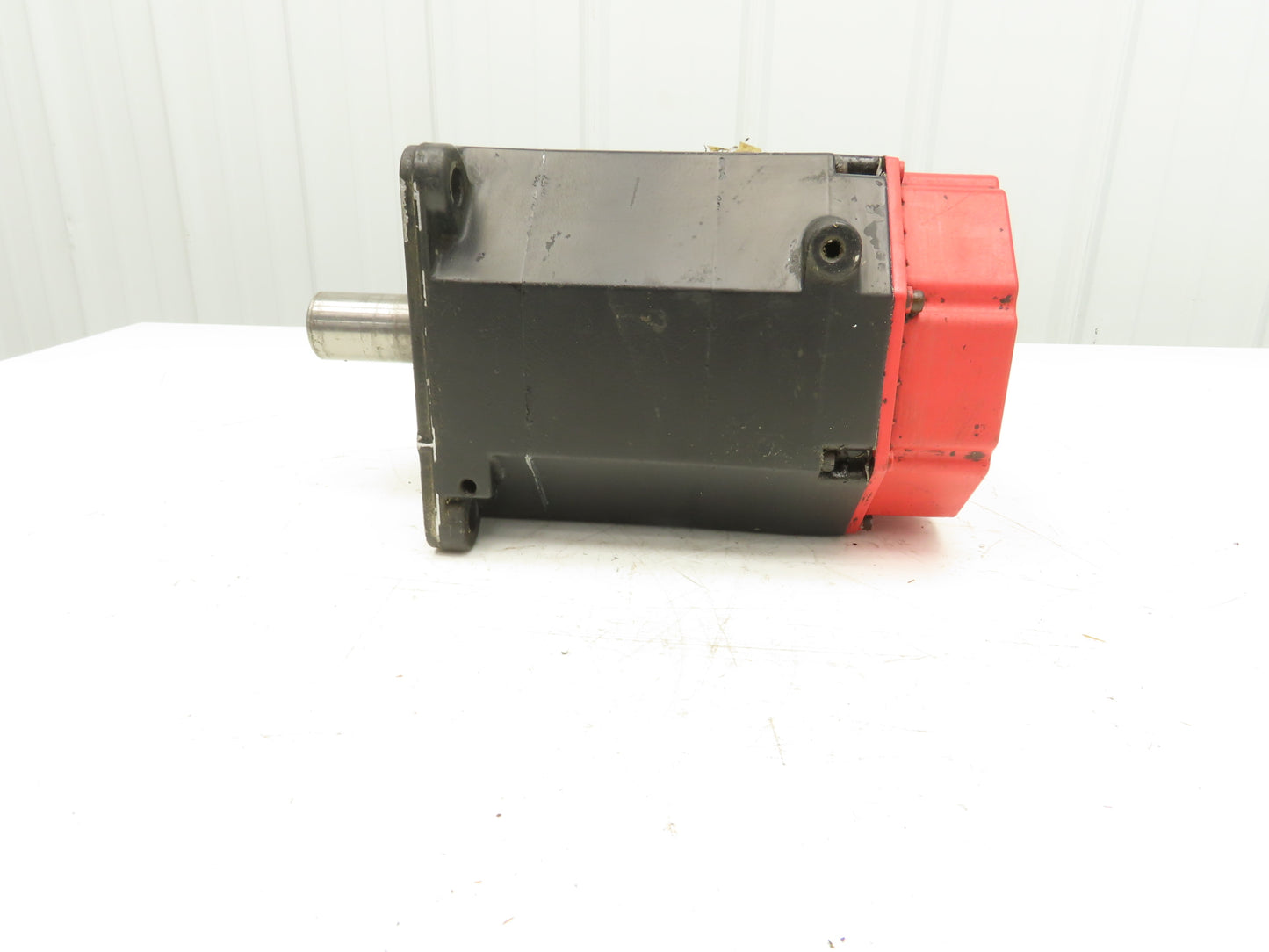 Fanuc A06B-0142-B076 AC Servo Motor 2.1kW 186v 3Ph 2000RPM Encoder A8600360V511