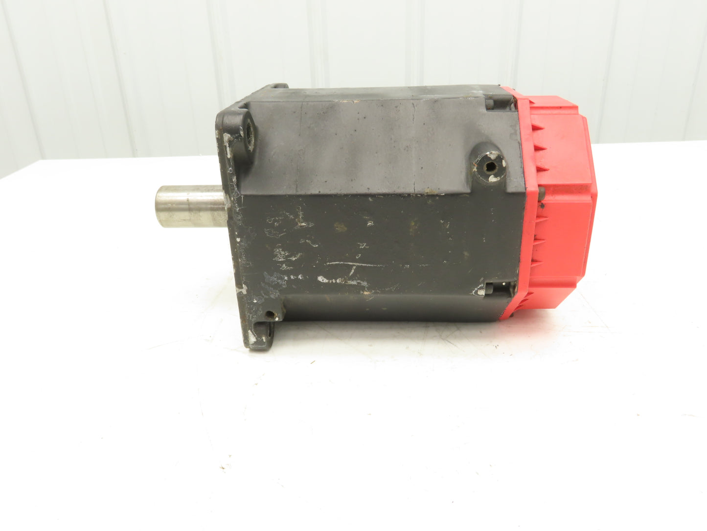 Fanuc A06B0142B075R AC Servo Motor 2.1kW 186V 3Ph 2000RPM Encoder A8600360V501