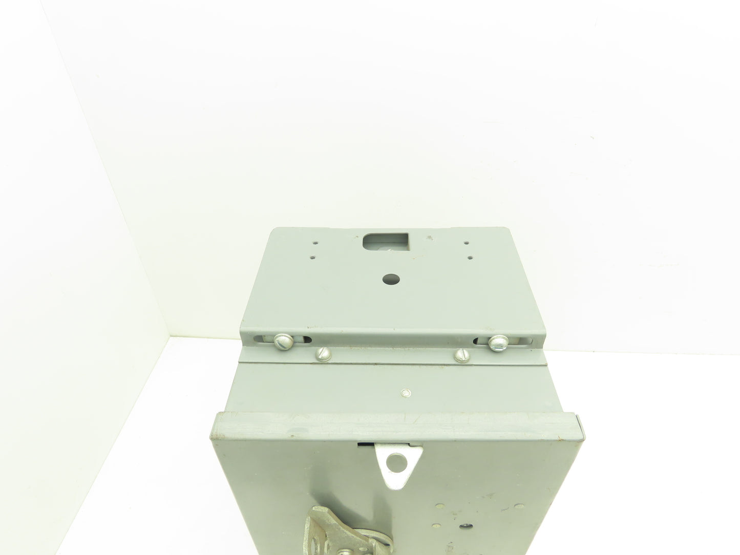 GE DFPEFA31DE 3-Pole Circuit Breaker Bus Flex-a-Plug 15A 480VAC 3Ph Plug-In