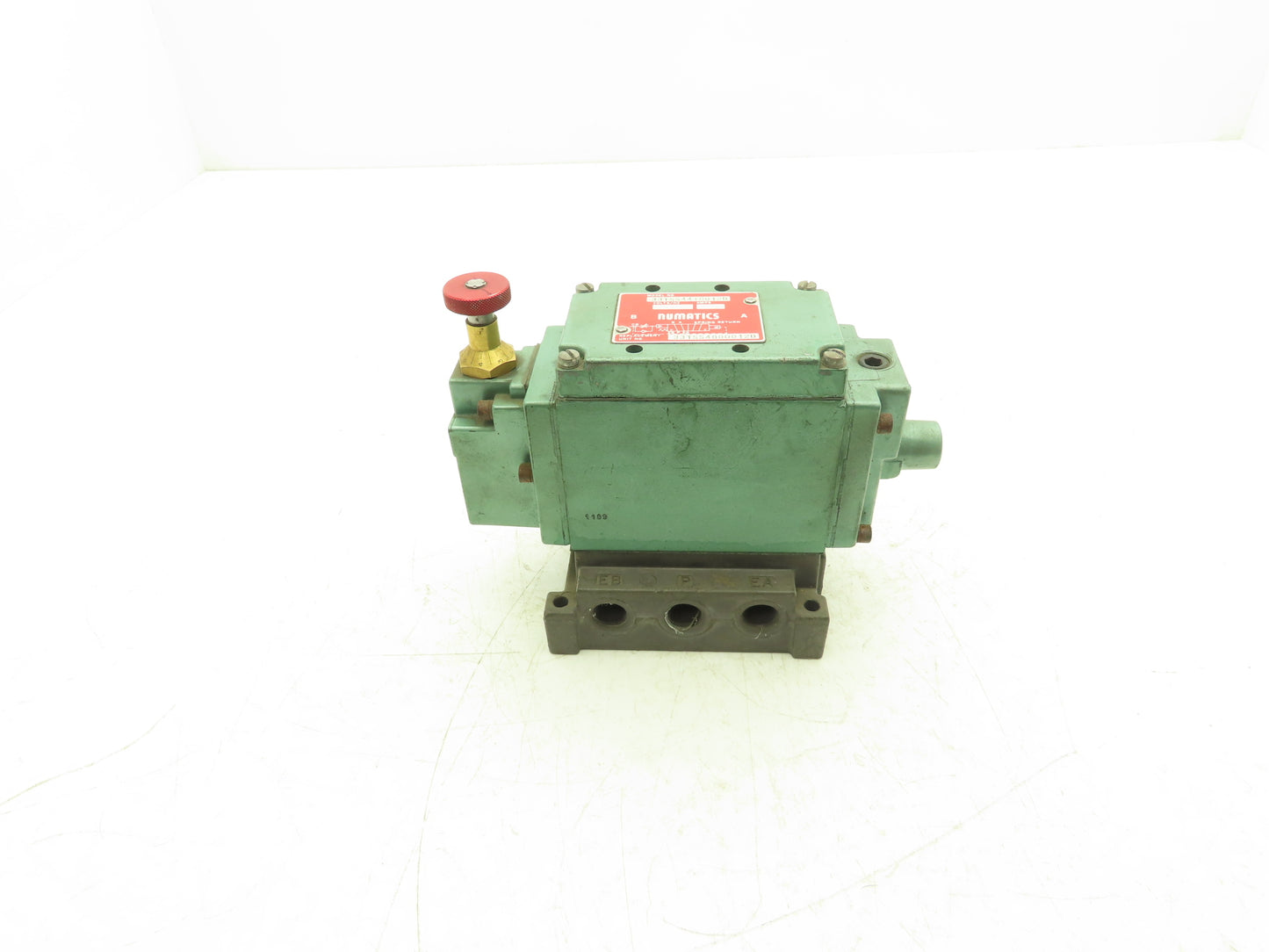 Numatics 33TSS4410012D Pneumatic Valve w/Single Manifold Block 150 PSI 3/8" NPT