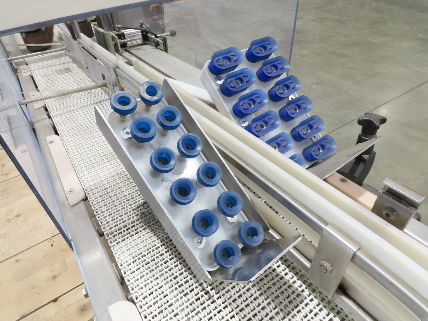 Fallas R400 8.1 Robotic Pick and Place Case Packer Infeed Sorter Conveyor 480V