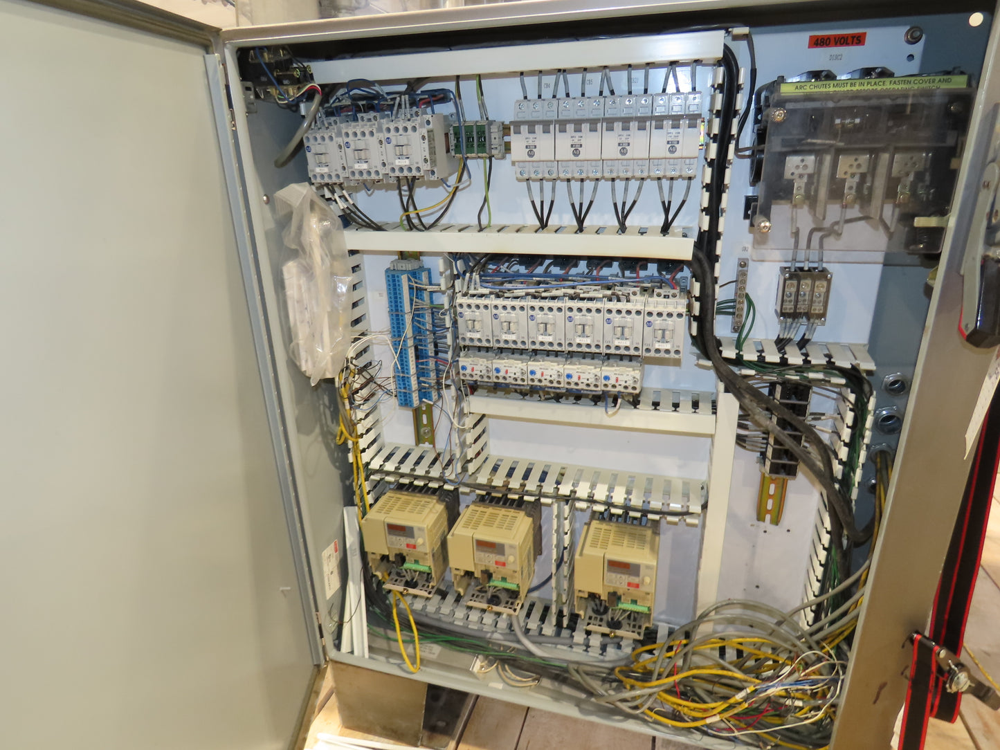 Fallas R400 8.1 Robotic Pick and Place Case Packer Infeed Sorter Conveyor 480V