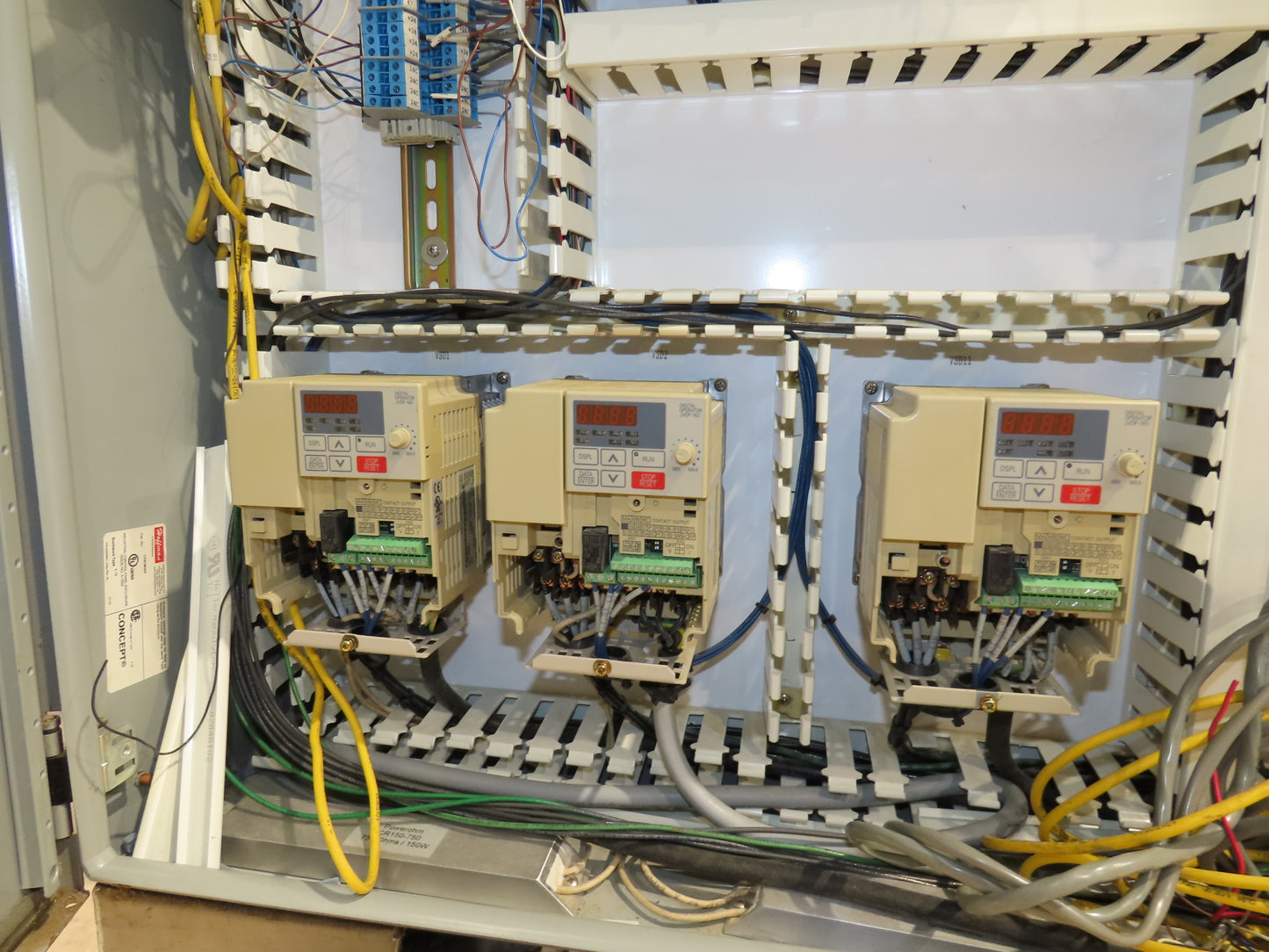 Fallas R400 8.1 Robotic Pick and Place Case Packer Infeed Sorter Conveyor 480V