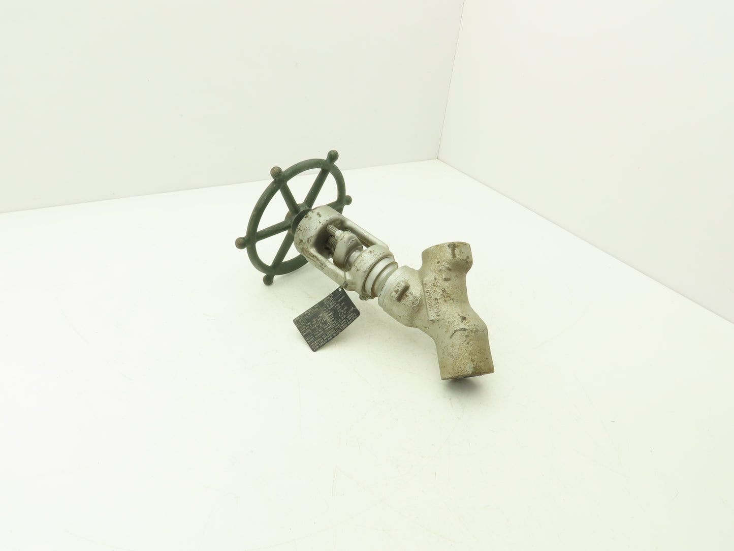 Edward D36124 Univalve Globe Valve Y-Pattern 1/2" Socket Weld 1330psi Class 1690