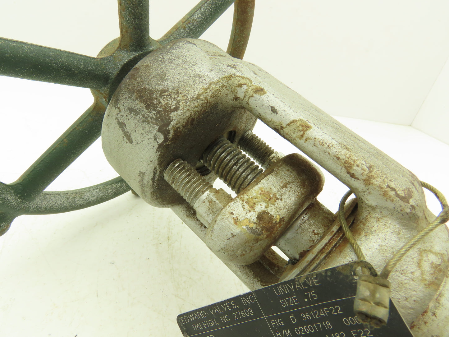 Edward D36124 Univalve Globe Valve Y-Pattern 3/4" Socket Weld 1510psi Class 1690