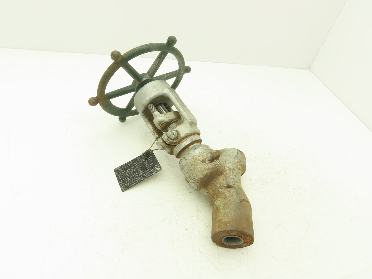 Edward D36124 Univalve Globe Valve Y-Pattern 3/4" Socket Weld 1510psi Class 1690