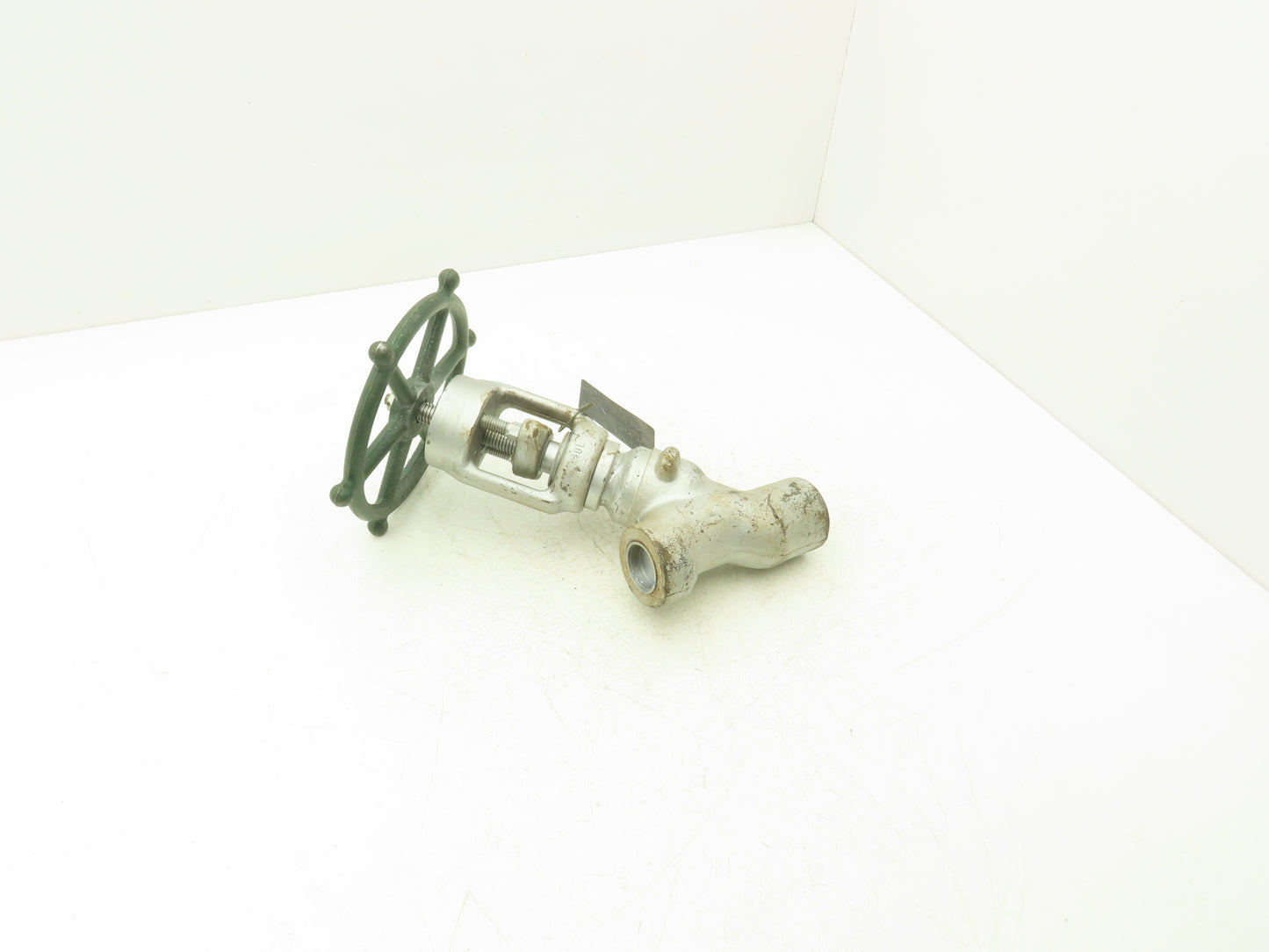 Edward D36124 Univalve Globe Valve Y-Pattern 1" Socket Weld 1335psi Class 1690