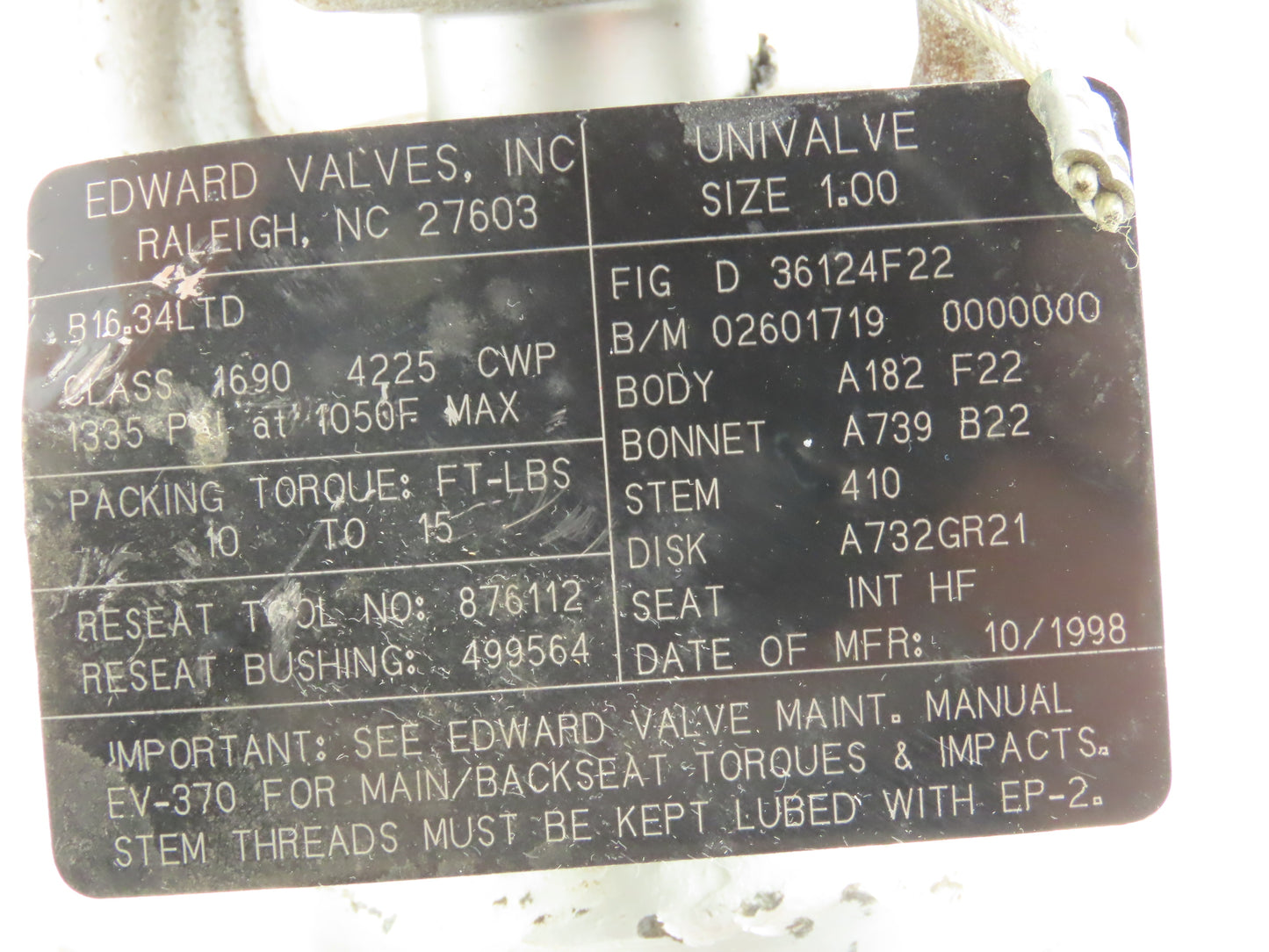 Edward D36124 Univalve Globe Valve Y-Pattern 1" Socket Weld 1335psi Class 1690