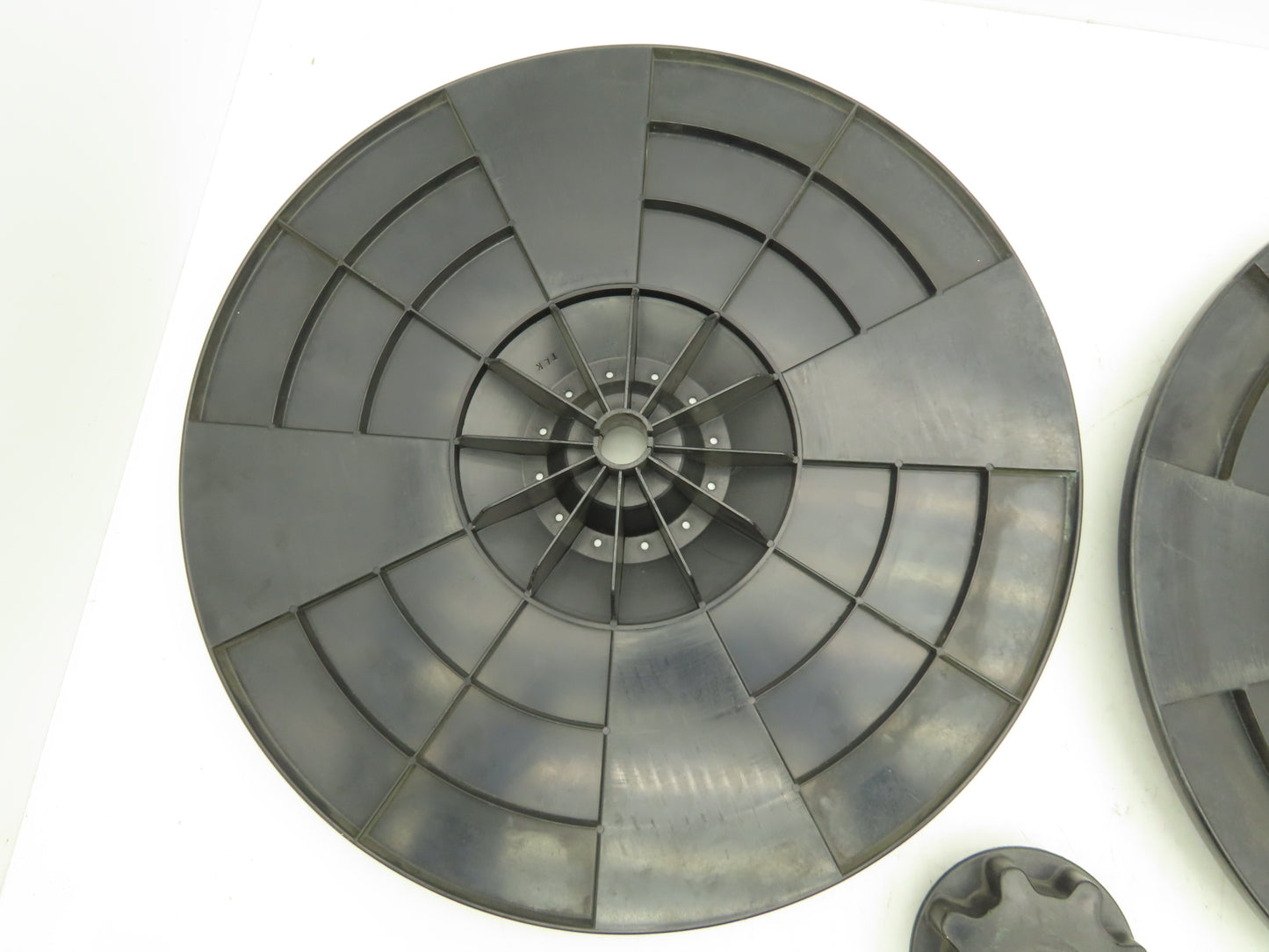 Transpak NA Strap/Band Roll Holder Spool 19.5" Hub Nut Slotted Side Has Crack