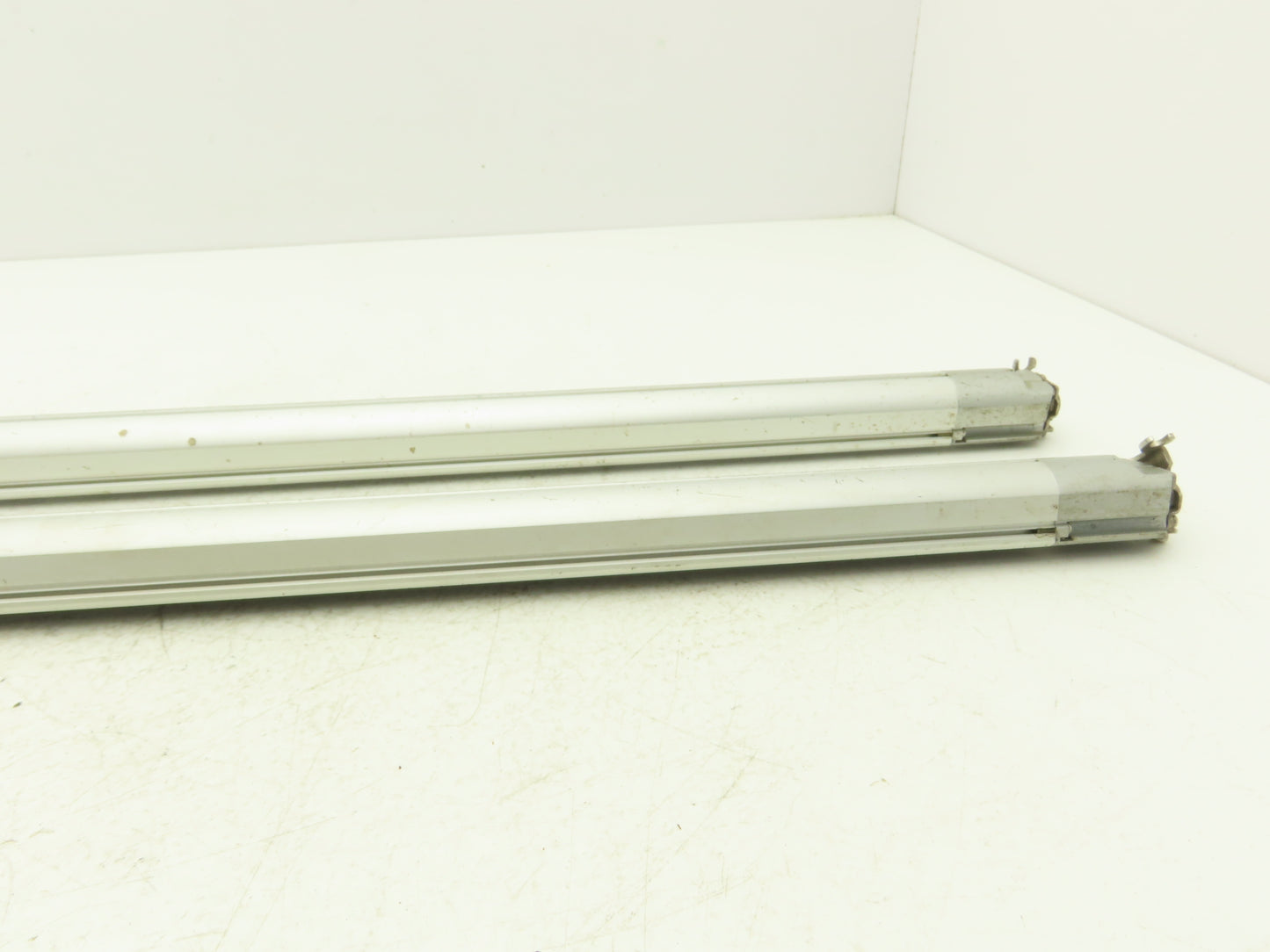 Keyence SL-C36H-R SL-C36H-T Light Curtain Transmitter & Receiver Set 700mm 24VDC