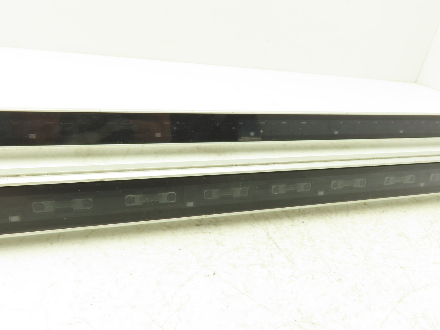 Keyence SL-C36H-R SL-C36H-T Light Curtain Transmitter & Receiver Set 700mm 24VDC