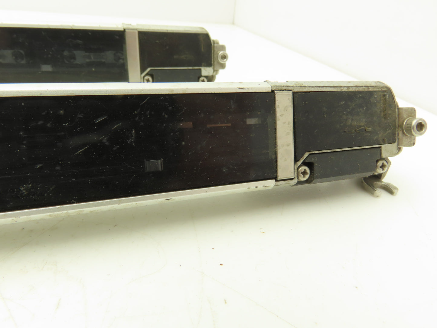 Keyence SL-C36H-R SL-C36H-T Light Curtain Transmitter & Receiver Set 700mm 24VDC