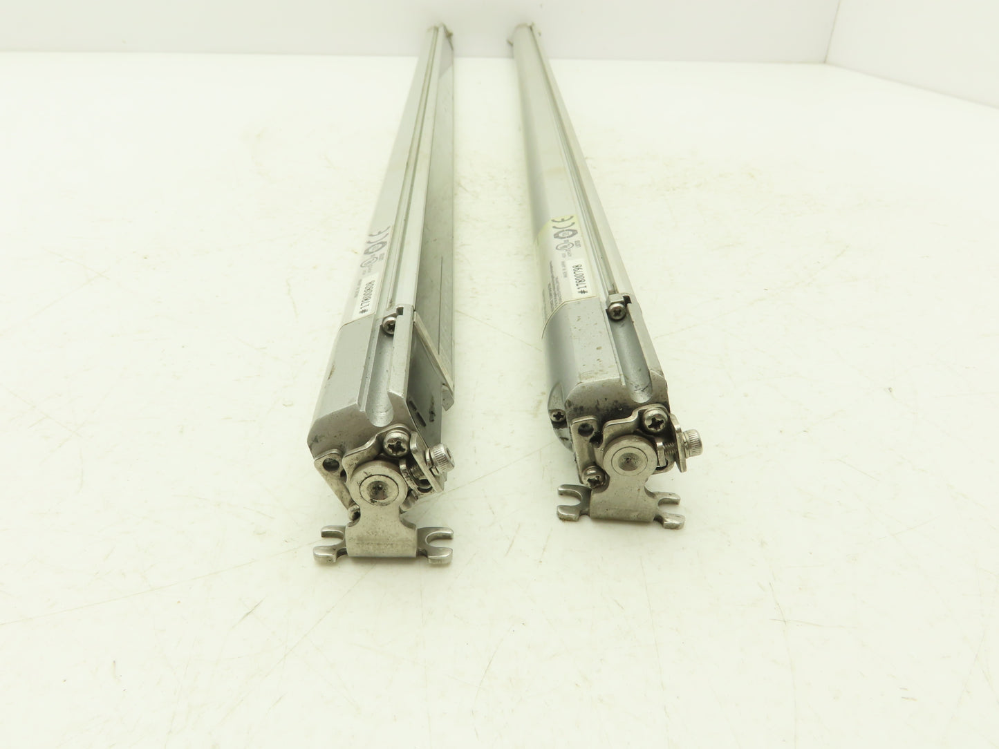Keyence SL-C36H-R SL-C36H-T Light Curtain Transmitter & Receiver Set 700mm 24VDC