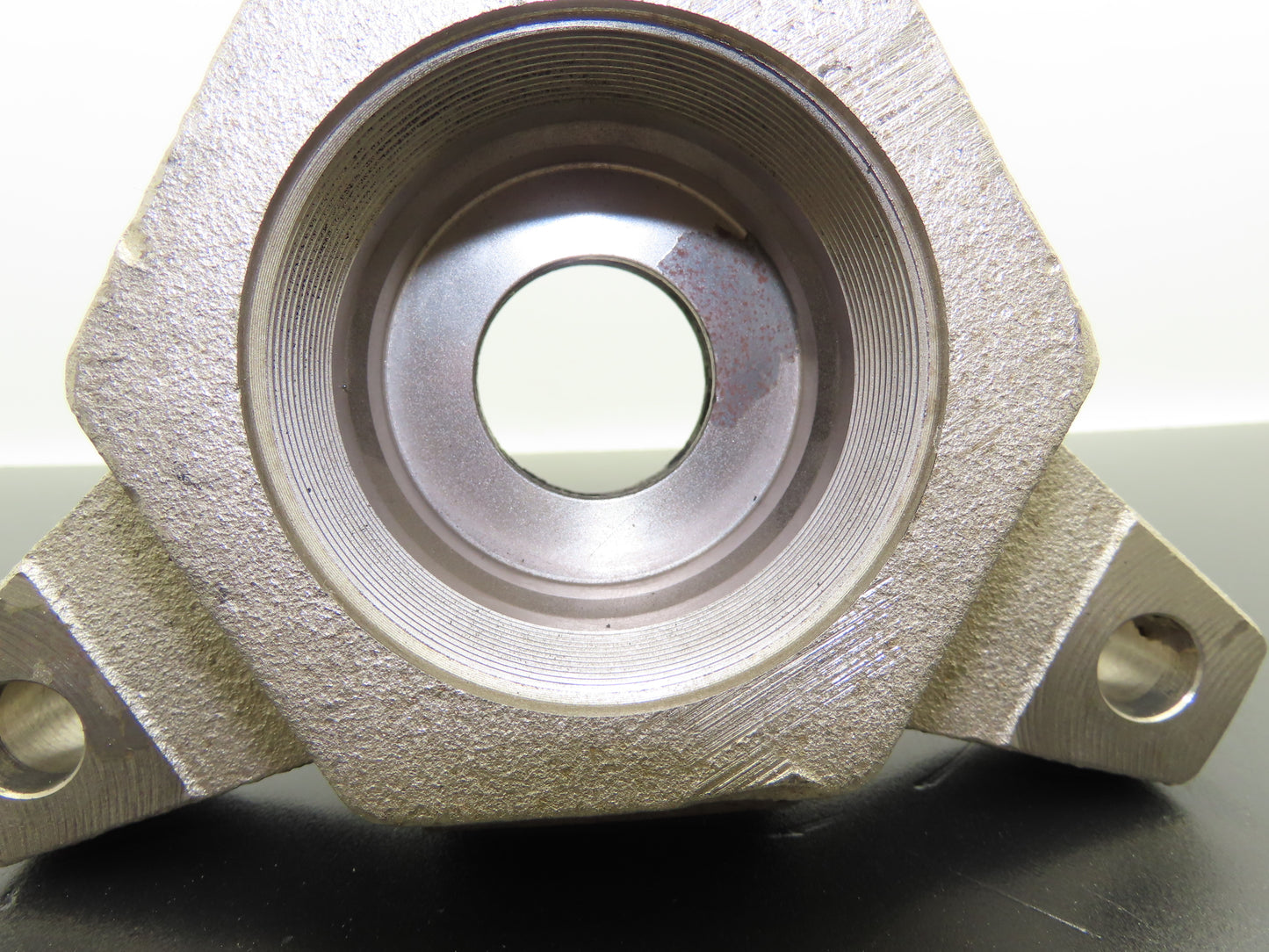 Graco 255605 Outlet Housing 6200PSI for L200CS Series J15A