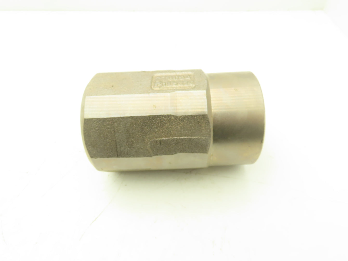 Graco 189442 Valve Housing for L200CS Check-Mate 200cc Severe Duty Pump