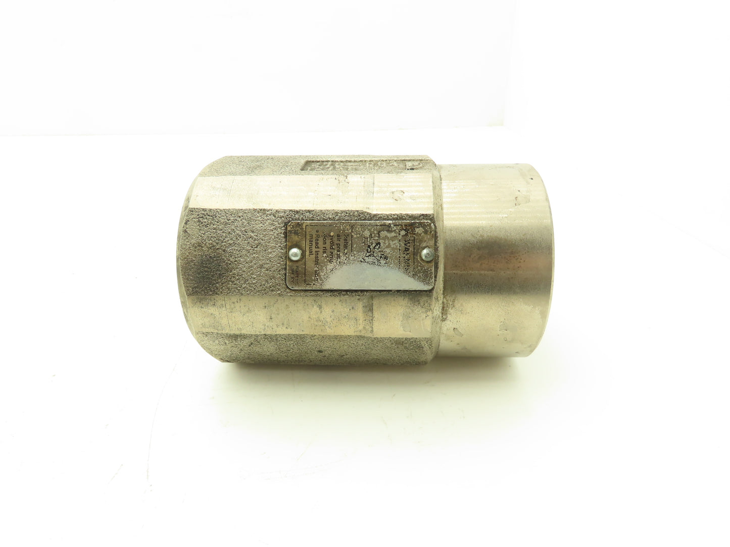 Graco 189442 Valve Housing for L200CS Check-Mate 200cc Severe Duty Pump