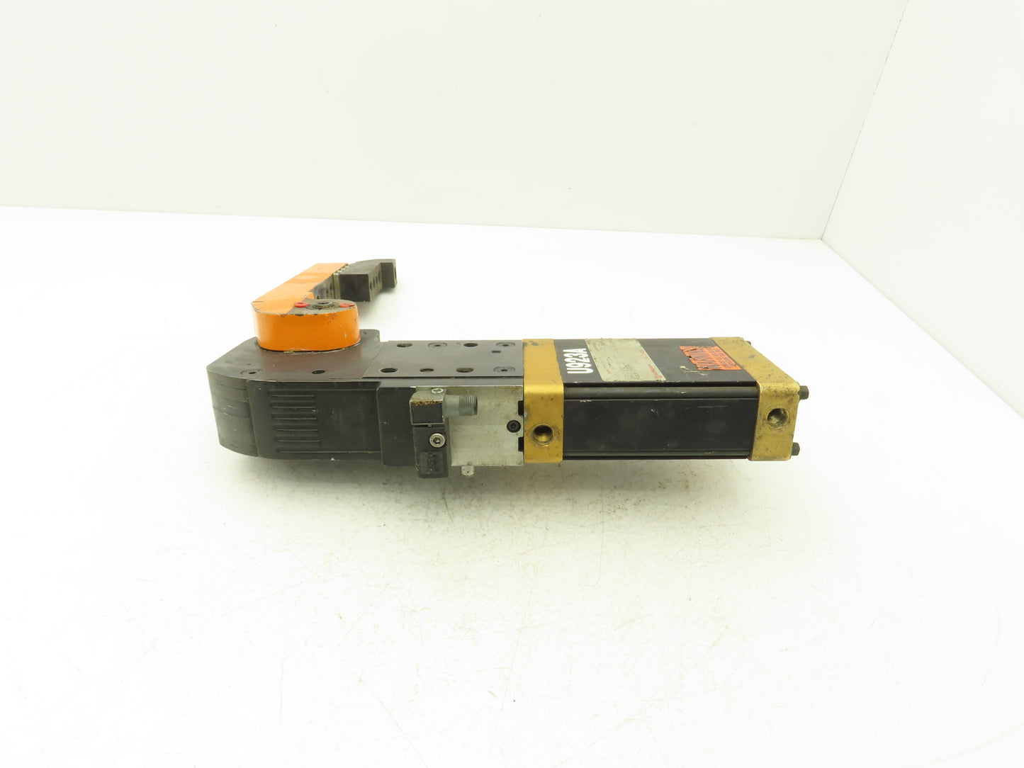 Norgren EC63D-A-1-X93M-90A-L-90-10-0 Pneumatic Power Clamp Arm EC63DA1X93M90A