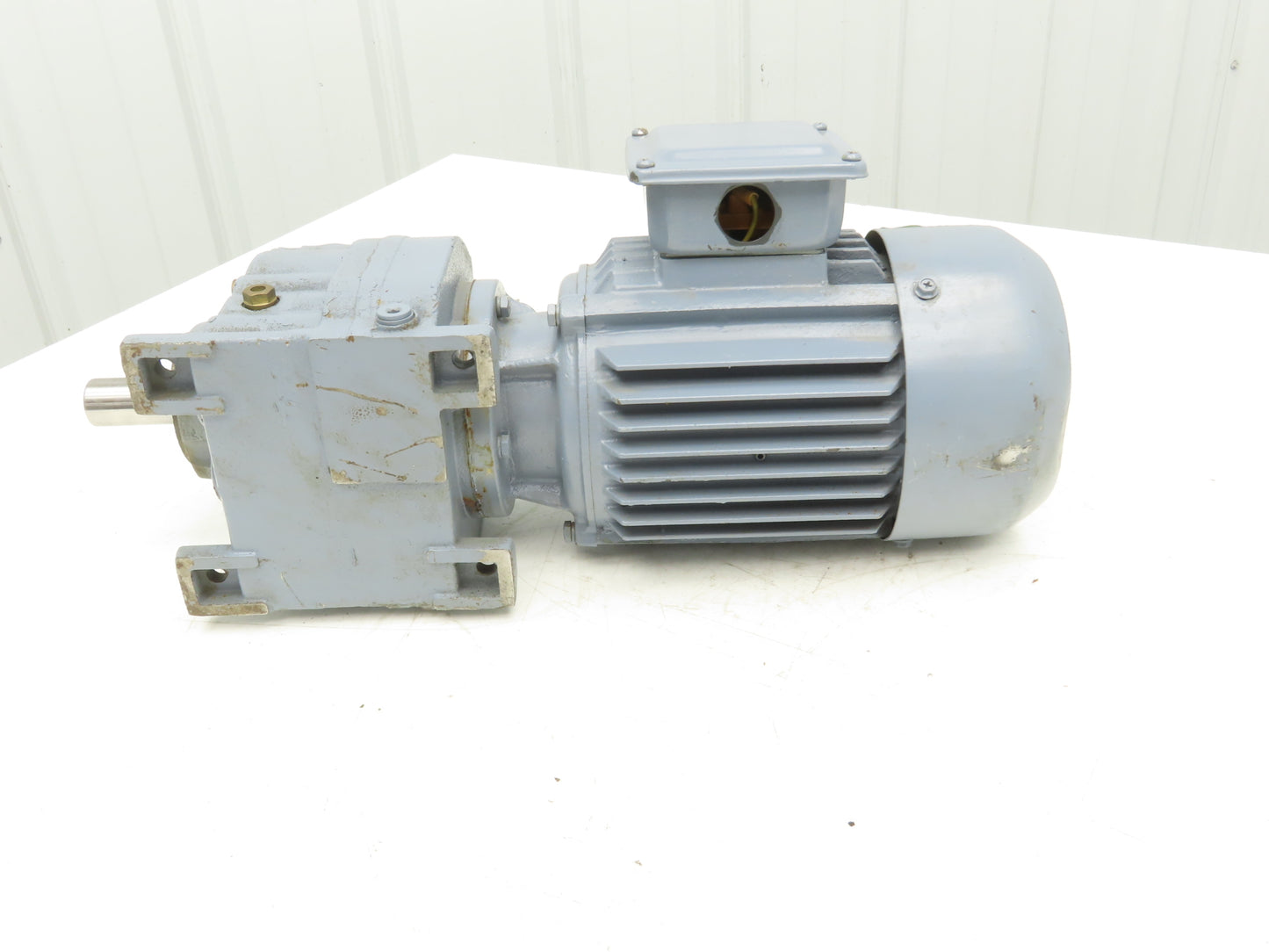 Guomao GD80M1-4 Gear Motor 11.83 Ratio .5kw 380V 3PH 50Hz GR37-Y0.55-4P-11.83-M1
