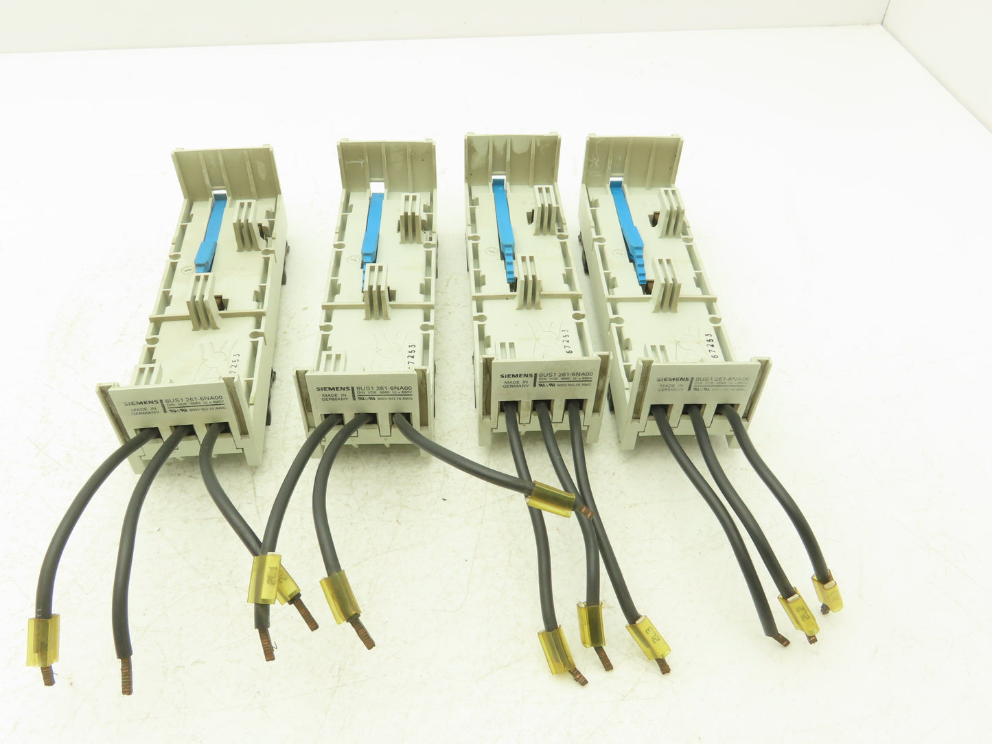 Siemens 8US1 261-6NA00 Buss Bar Adapter 600V No. 8 Wire Lot of 4