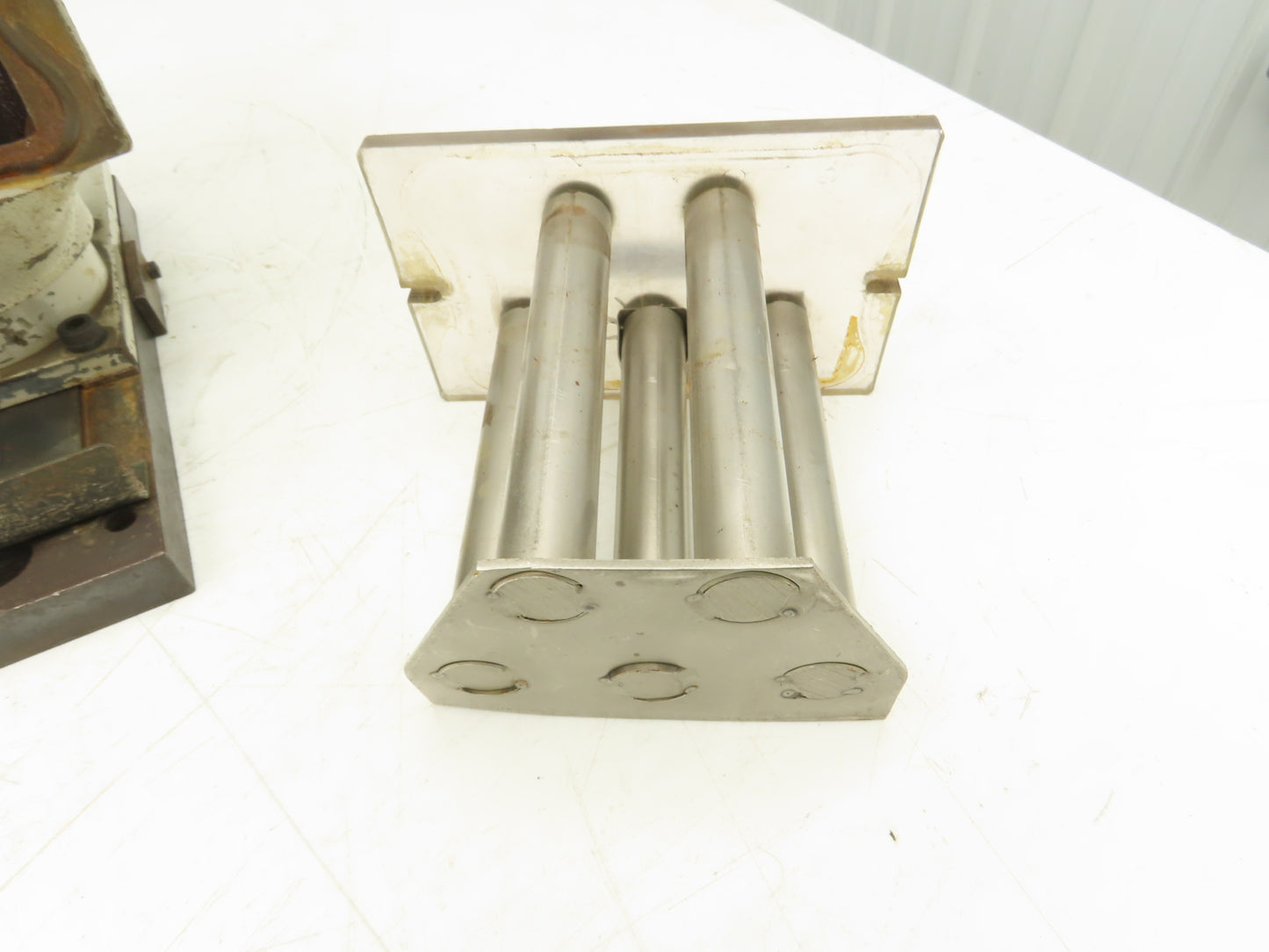 IMI 5 Magnetic Cartridge Drawer Grate Separator 3-3/4" Inlet 2" Outlet