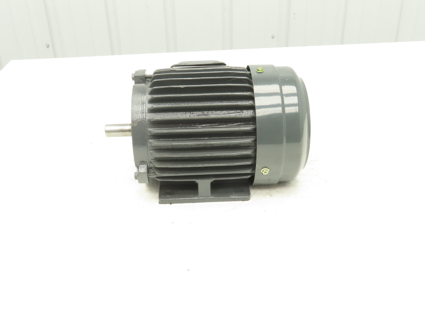 Qin Wei Electric MCE280-4 AC Motor 1Hp 1680rpm 240/480V 3PH IEC80