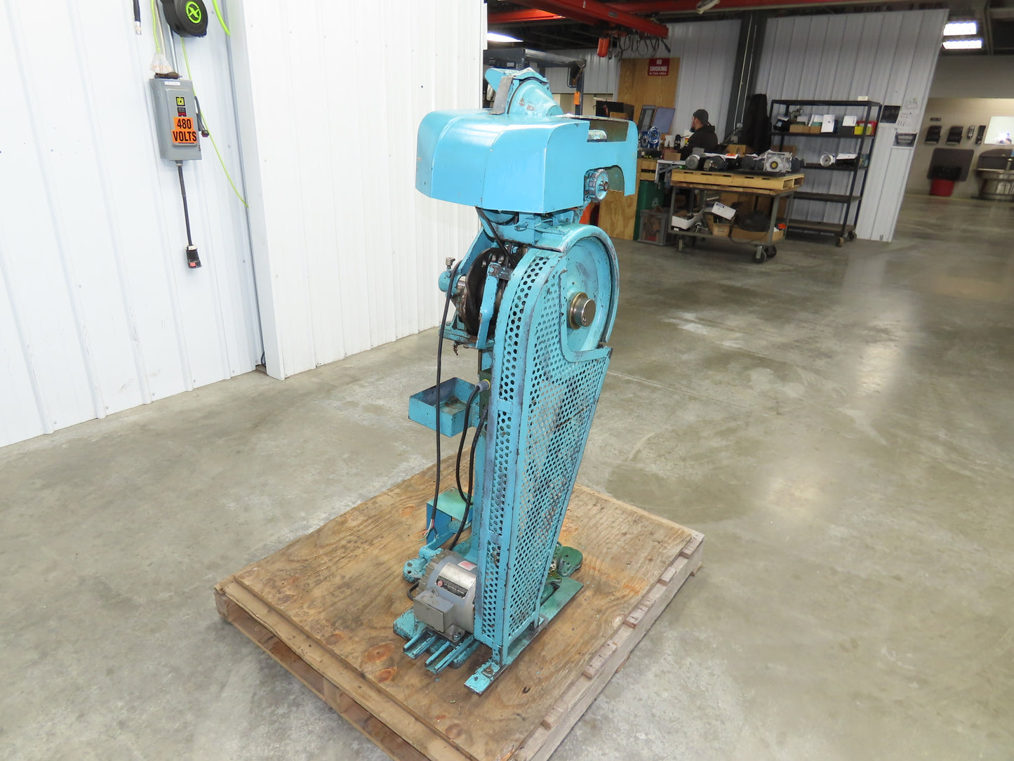 Scovill Fasteners Model 68B Snap Button Machine Foot Pedal Controls 230/460V