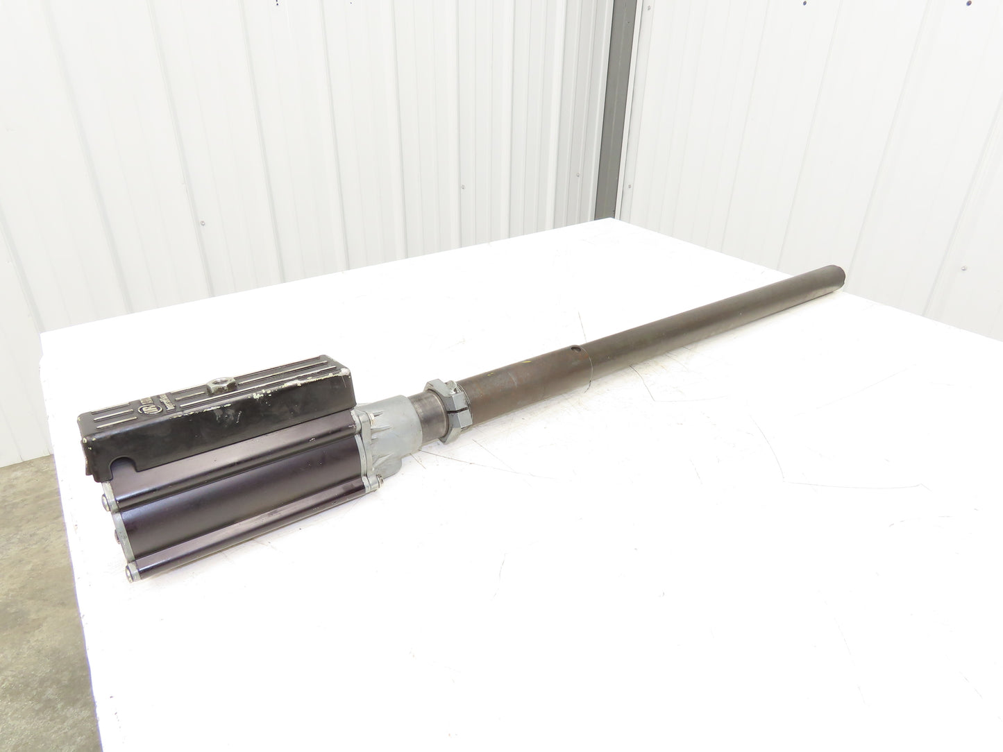 ARO LM2305A-11 Pneumatic Oil Pump Piston Type 5:1 55 Gal Drum 150PSI 2" x 33"