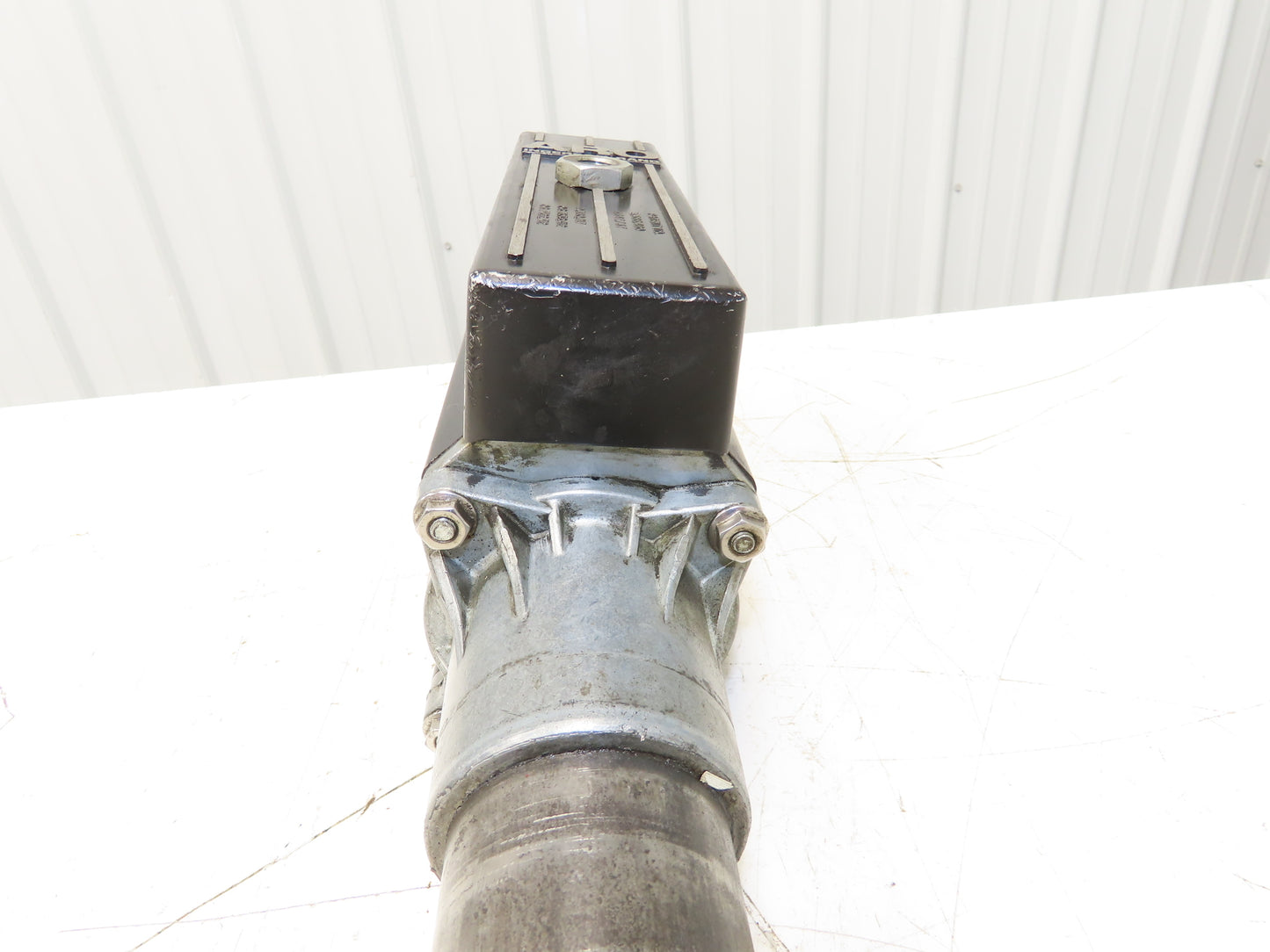 ARO LM2305A-3G Pneumatic Oil Pump Piston Type 5:1 55 Gal Drum 150PSI 2" x 30"