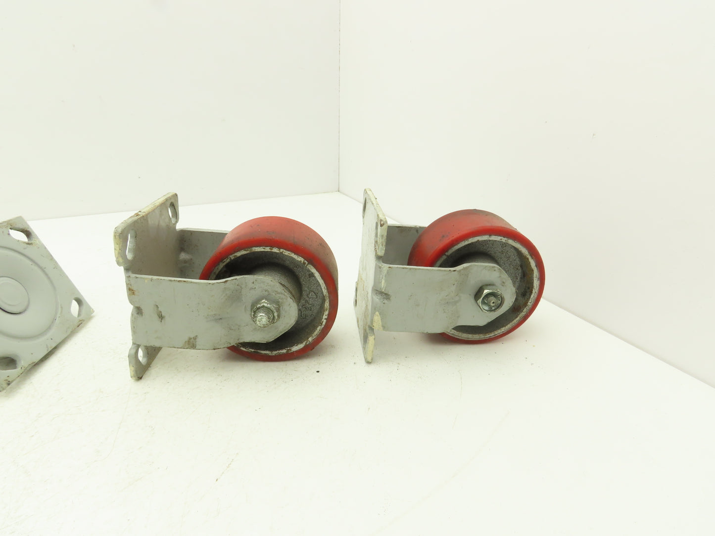 Fairbanks 4" Caster Wheel Poly/Cast (2) Swivel Locking (2) Rigid Lot of 4