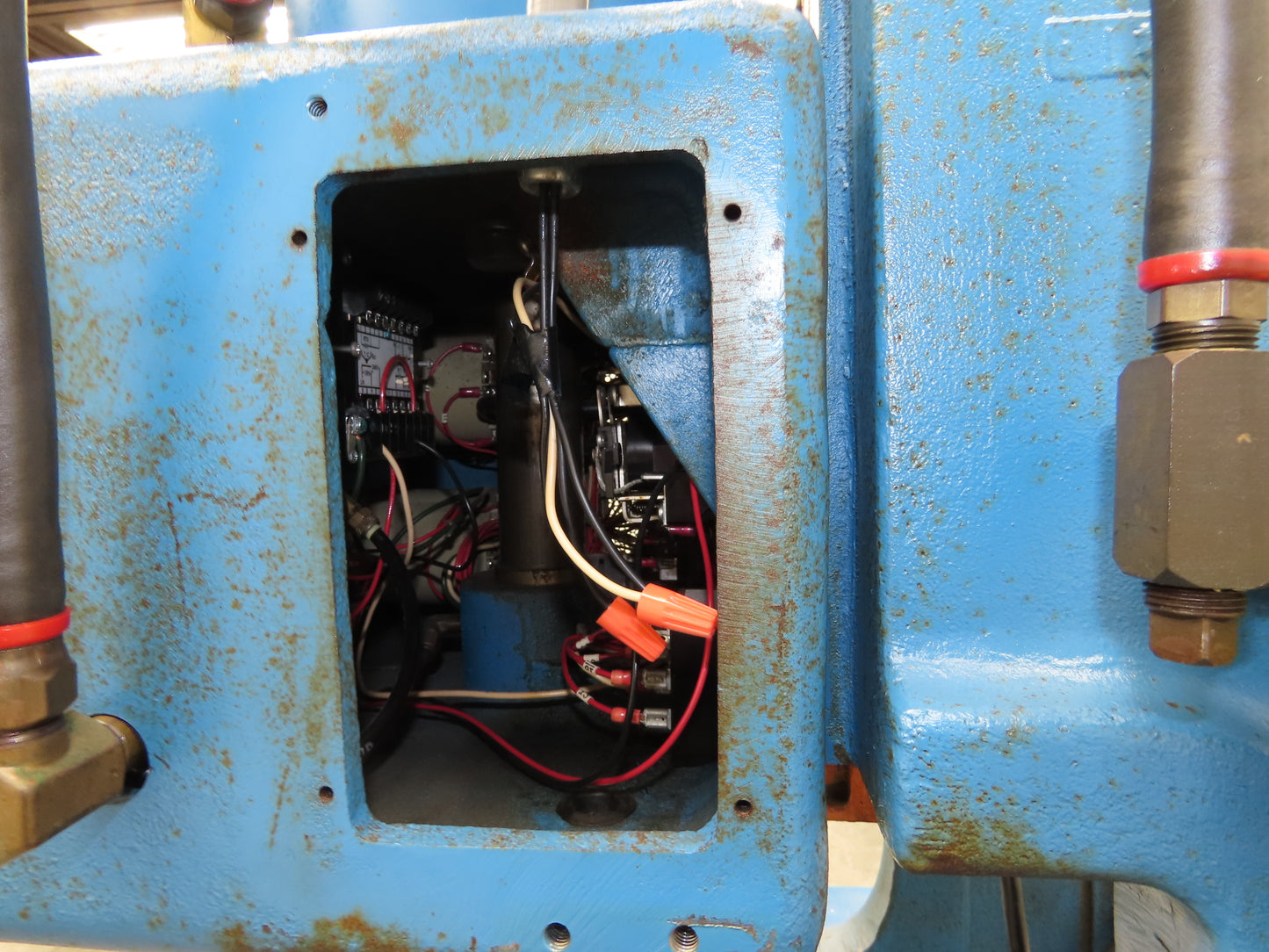 Acromark 630 Pneumatic Air Punch Press 3.5" Stroke 8" Throat 16x10"