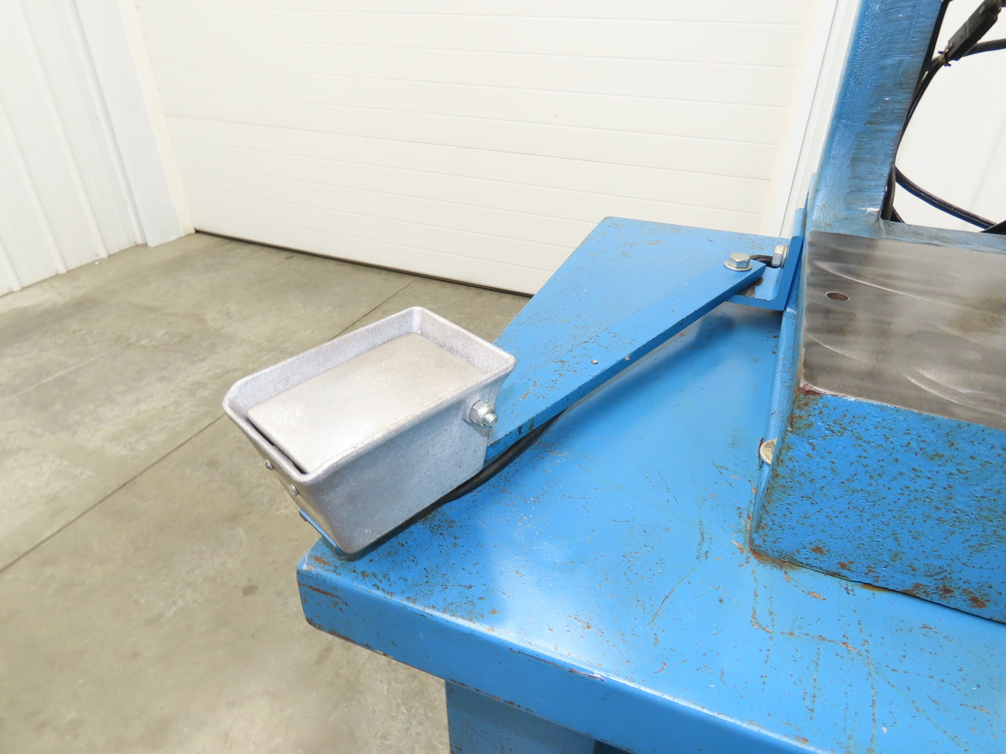 Acromark 630 Pneumatic Air Punch Press 3.5" Stroke 8" Throat 16x10"