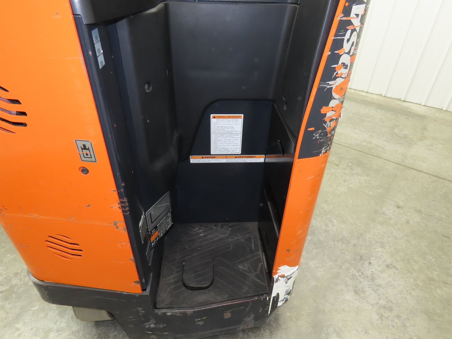Doosan Forklift Stand On 36V Electric Pantograph Reach Truck 3241lbs 2569h 20' L