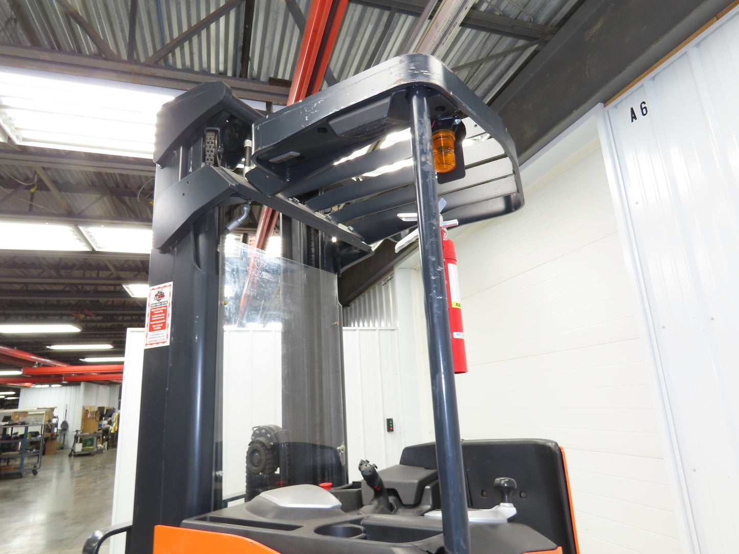 Doosan Forklift Stand On 36V Electric Pantograph Reach Truck 3241lbs 2569h 20' L