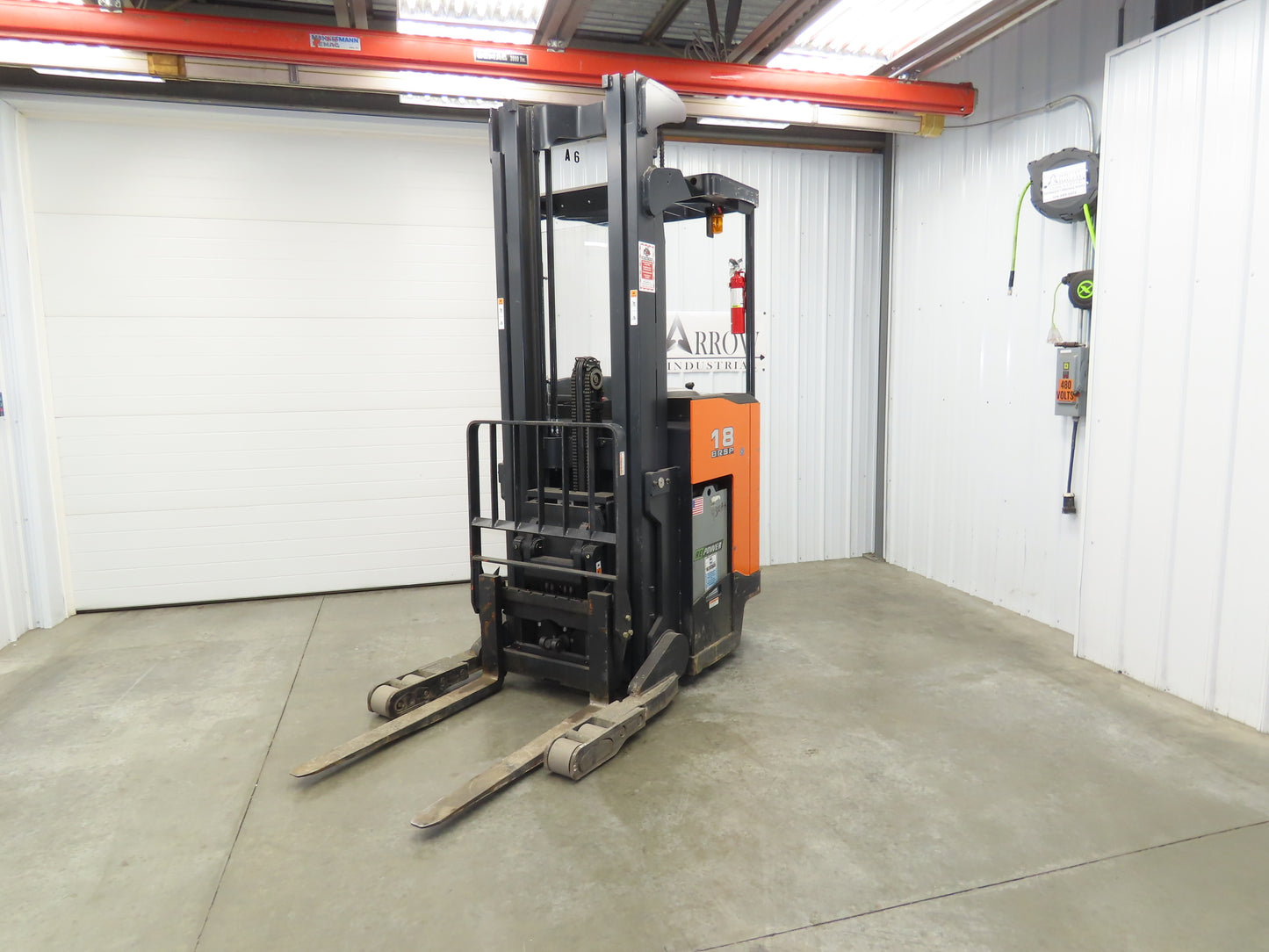 Doosan Forklift Stand On 36V Electric Pantograph Reach Truck 3241lbs 2569h 20' L